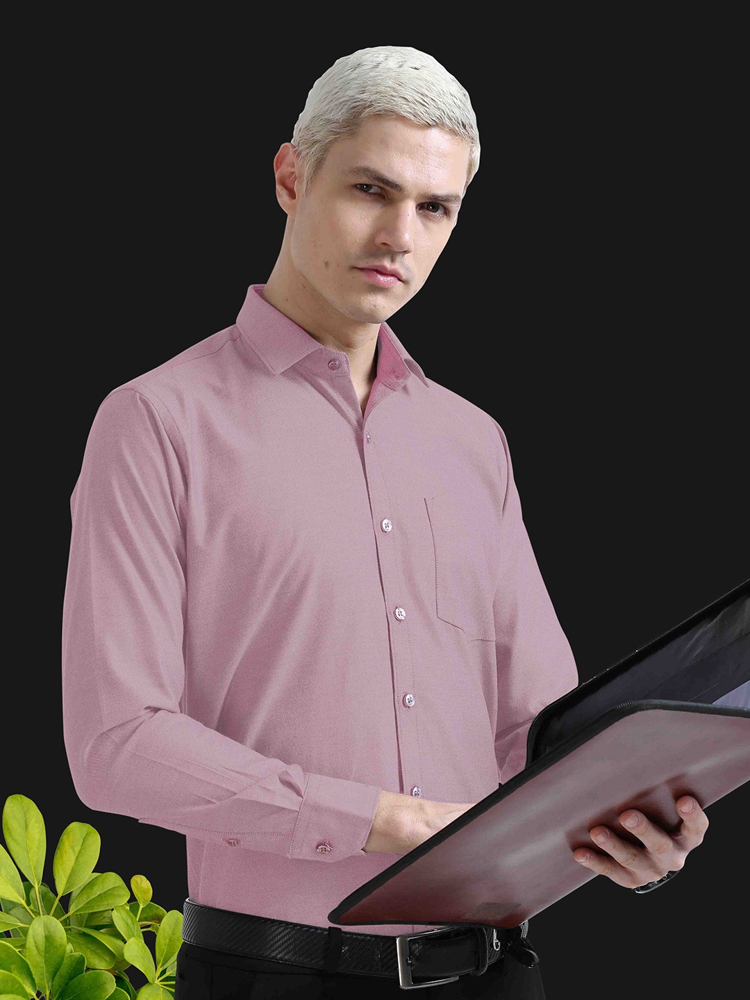 STELLERS Men Comfort Spread Collar Solid Cotton Formal Shirt, Pink