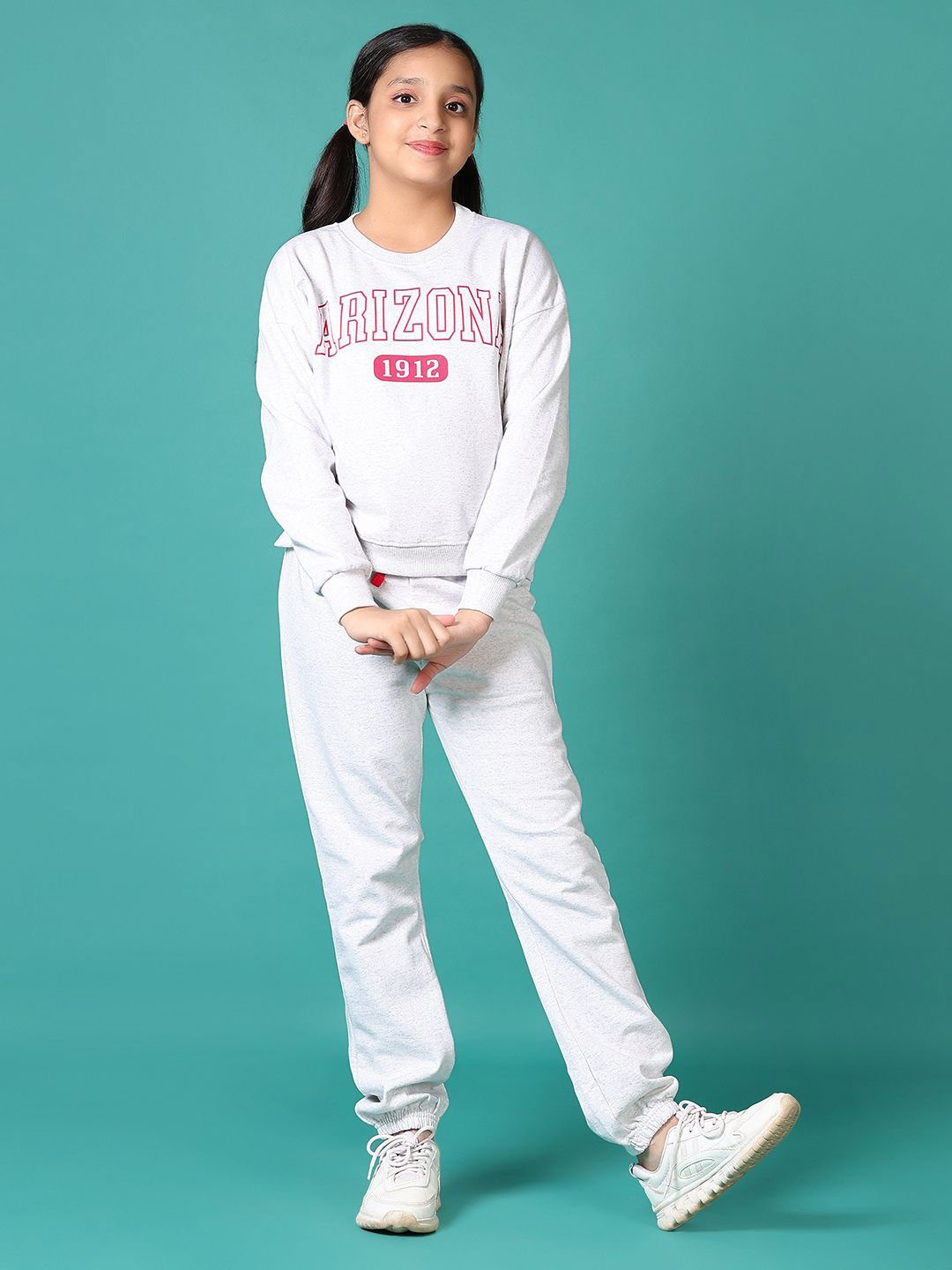 

V-Mart Girls Printed Round Neck Pure Cotton Sweatshirt With Joggers, Grey melange