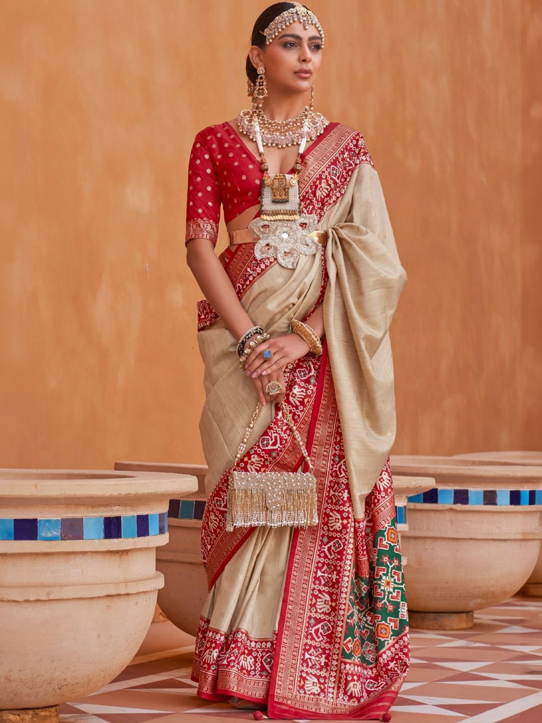 

DEVATITHI Woven Design Zari Patola Saree, Beige