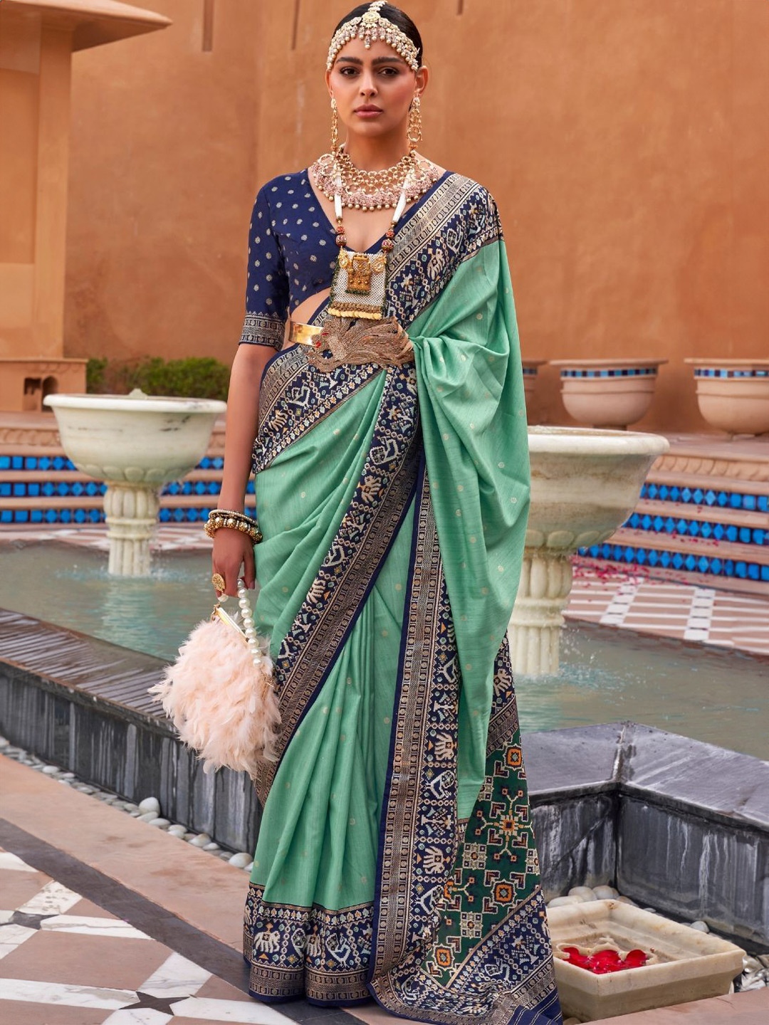 

DEVATITHI PURE PATOLA Saree, Green