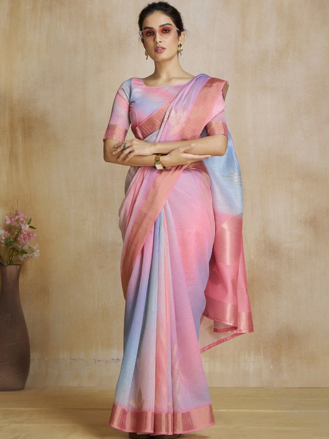 

DEVATITHI Embellished Silk Blend Fancy Fabric With Digital Print Saree, Pink