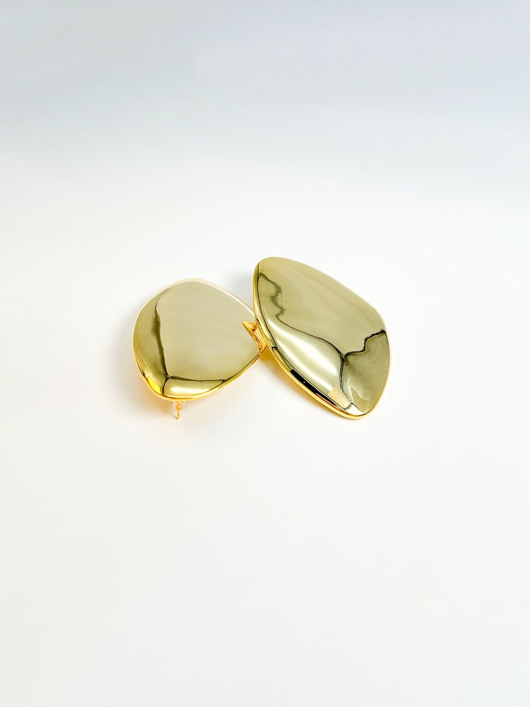 

Haute Pink Gold-Plated Contemporary Chunky Studs