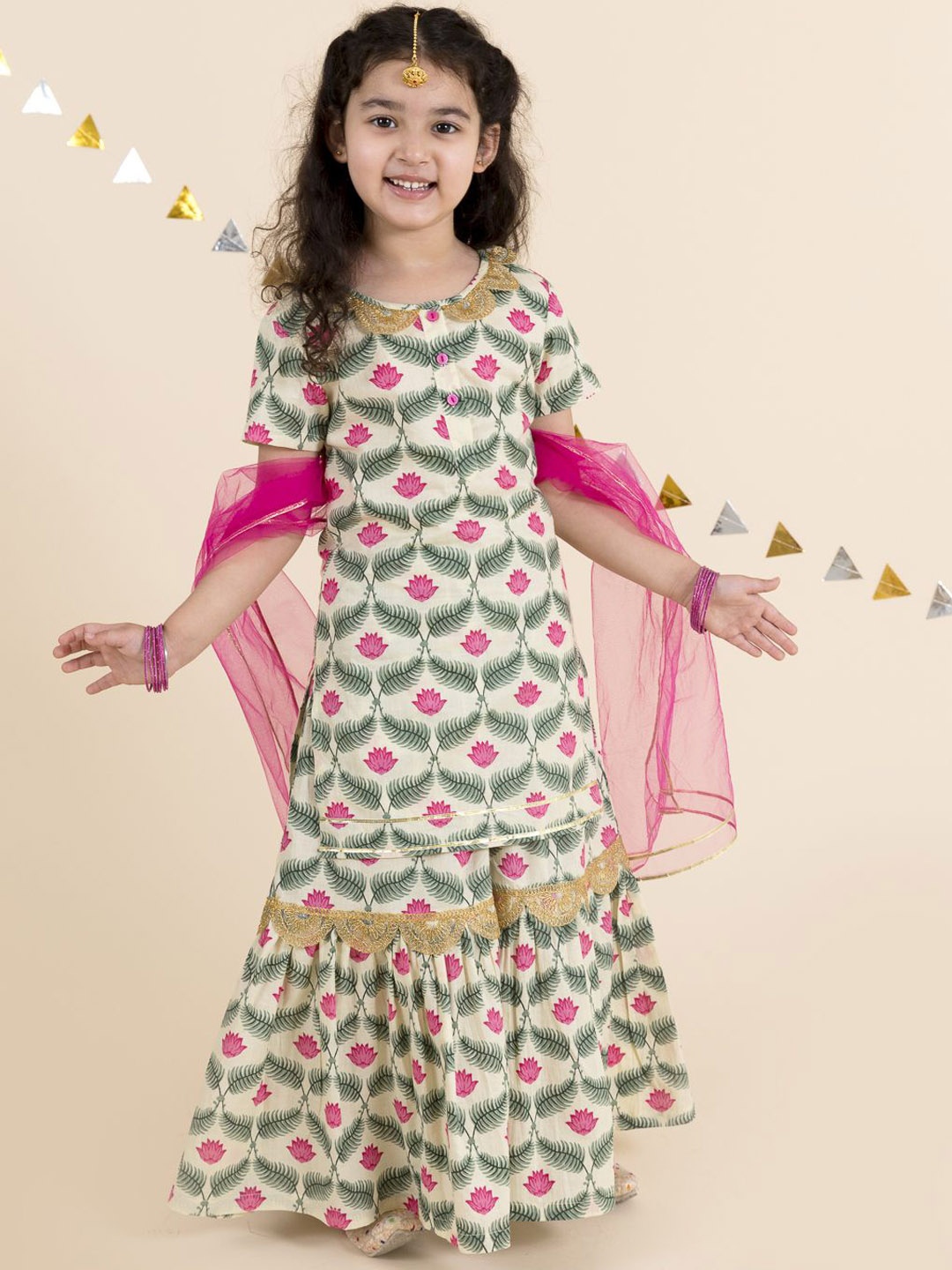 

pspeaches Girls Floral Printed Pure Cotton Straight Kurta With Sharara & Dupatta, Green