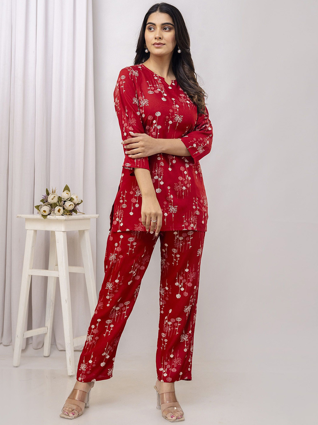 

Veshviti Printed Round Neck Three-Quarter Sleeves Top With Trouser, Maroon