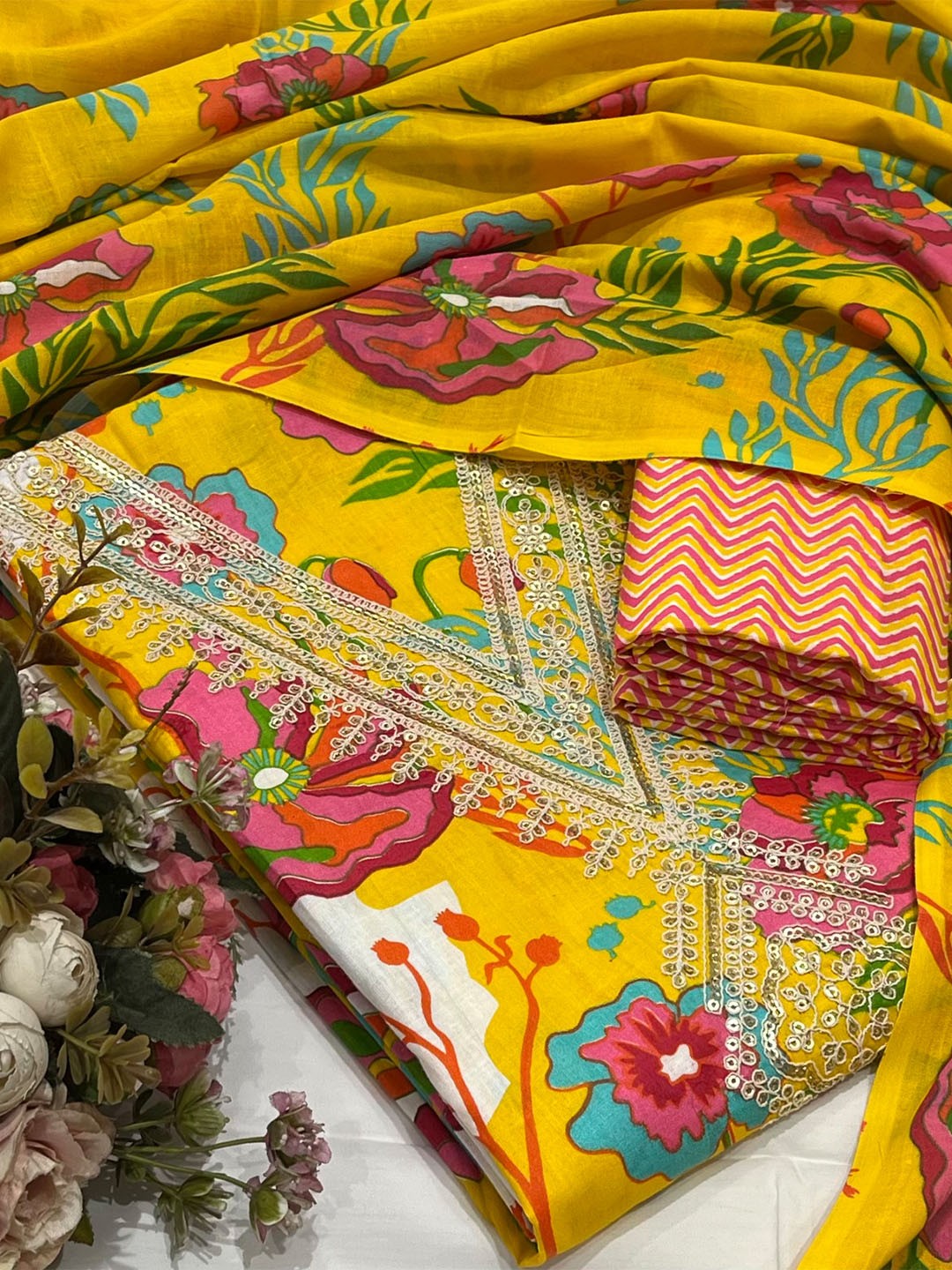 

SALWAR STUDIO Floral Printed Pure Cotton Unstitched Dress Material, Yellow