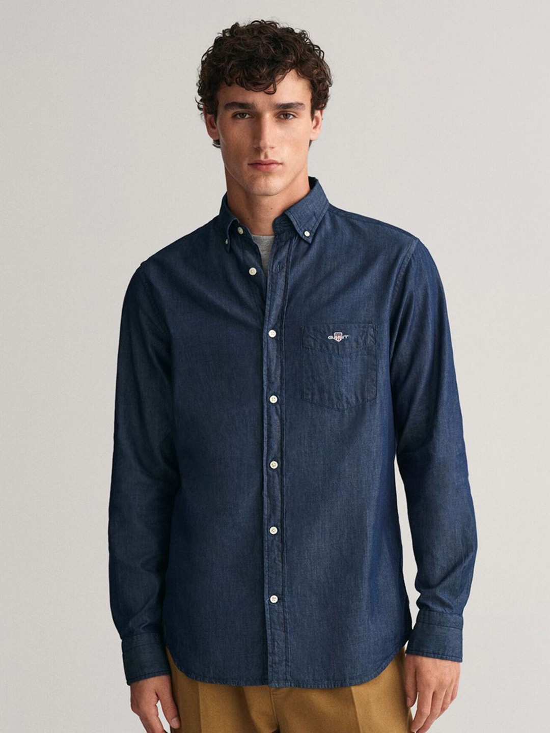 

GANT Men Button-Down Collar Solid Cotton Casual Shirt, Navy blue