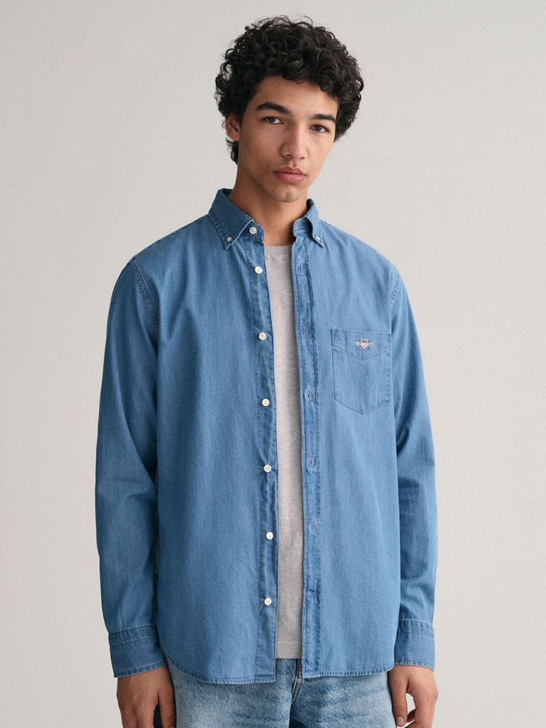 

GANT Men Button-Down Collar Solid Cotton Casual Shirt, Blue