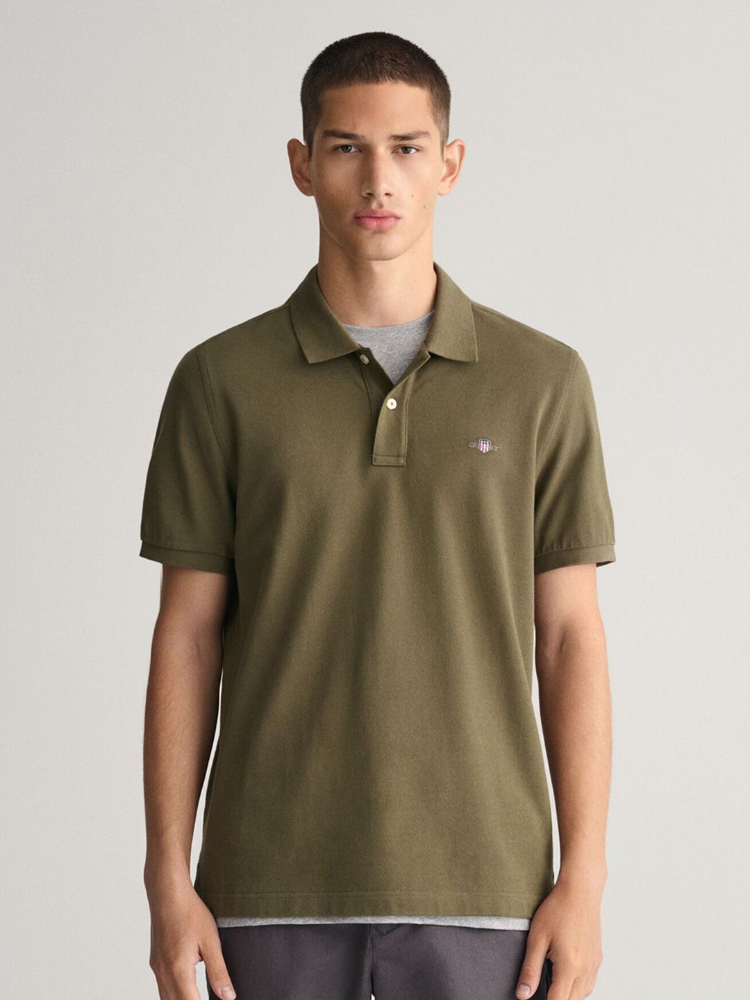 

GANT Men Solid Polo Collar Pique Cotton T-shirt, Olive