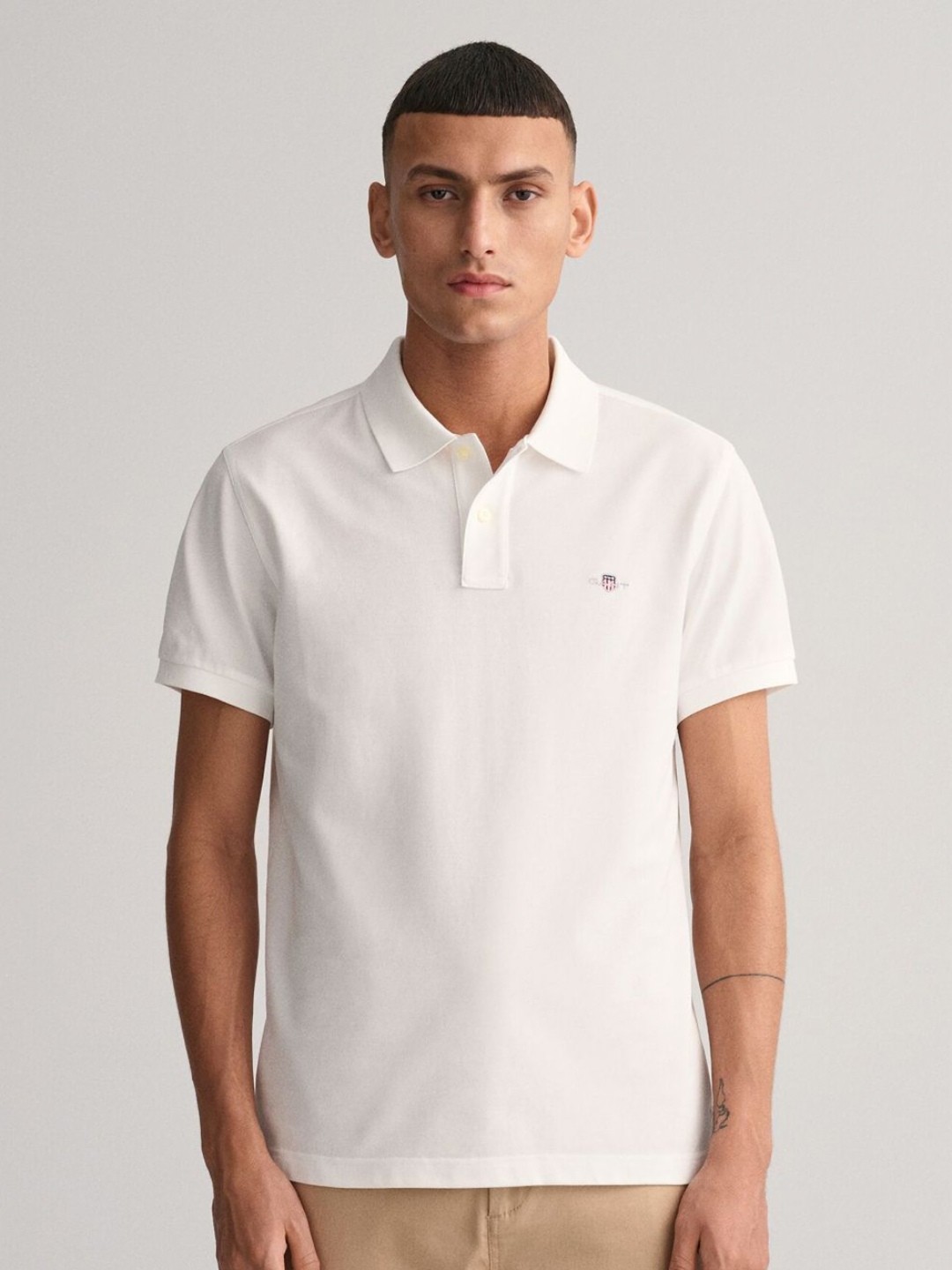 

GANT Men Solid Polo Collar Pique Cotton T-shirt, White