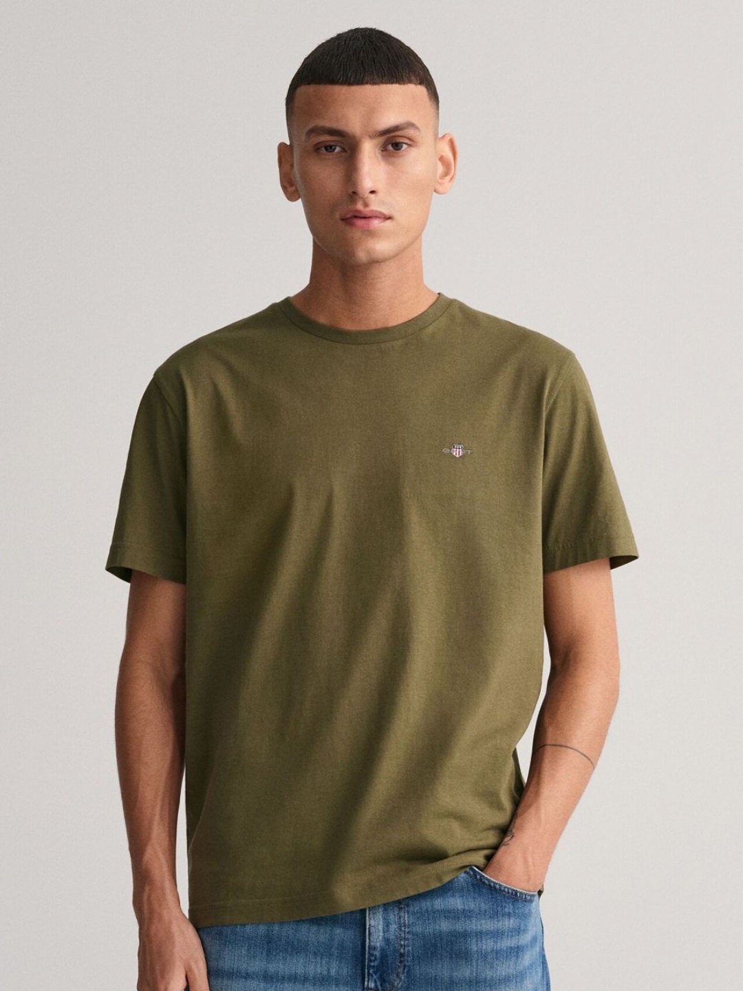 

GANT Men Solid Regular Fit Shield Cotton T-shirt, Olive