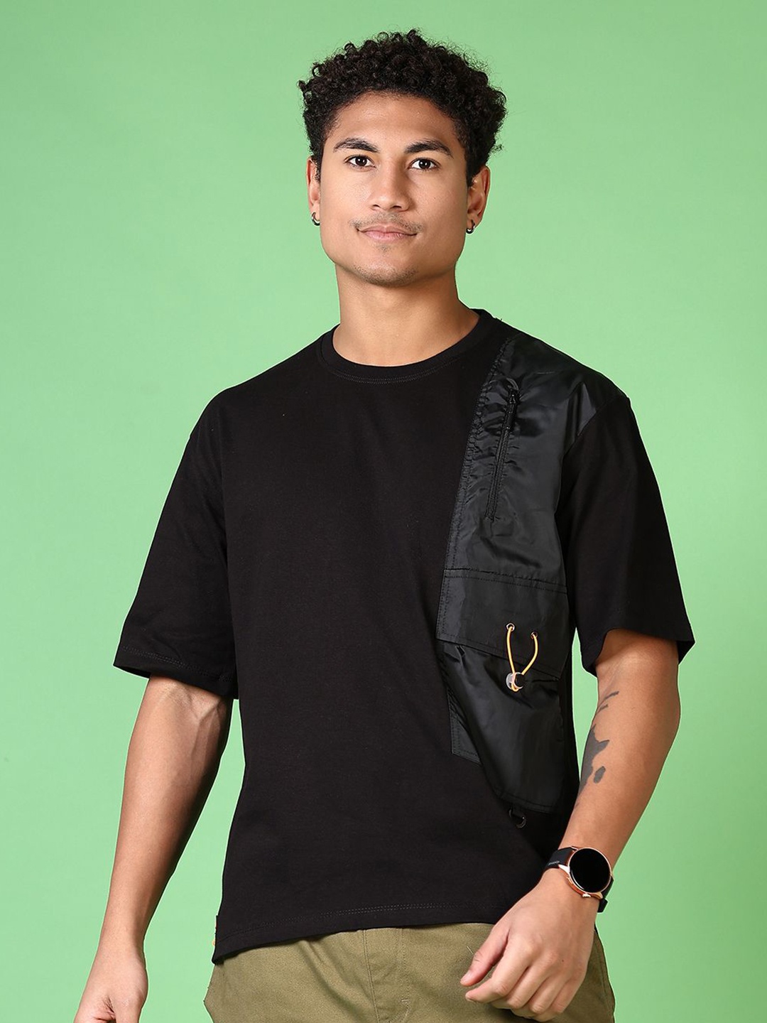 

V-Mart Men Solid Round Neck Cotton T-shirt, Black