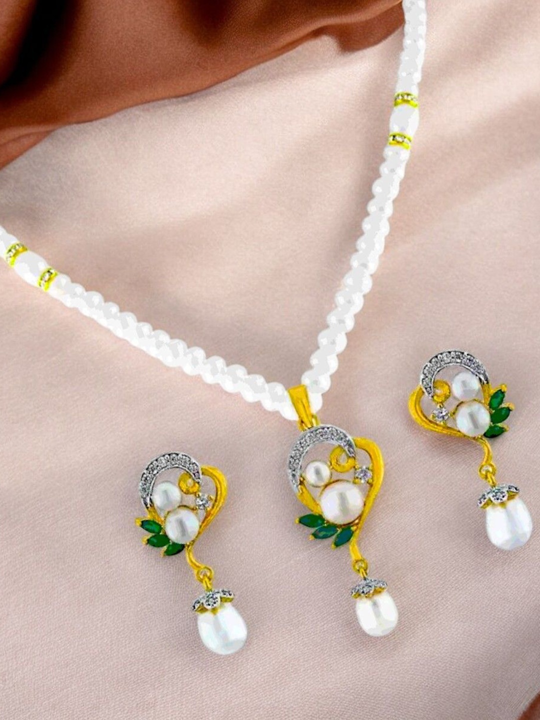 

Sri Jagdamba Pearls Dealer Gold-Plated Pearl Beaded Jewellery Set