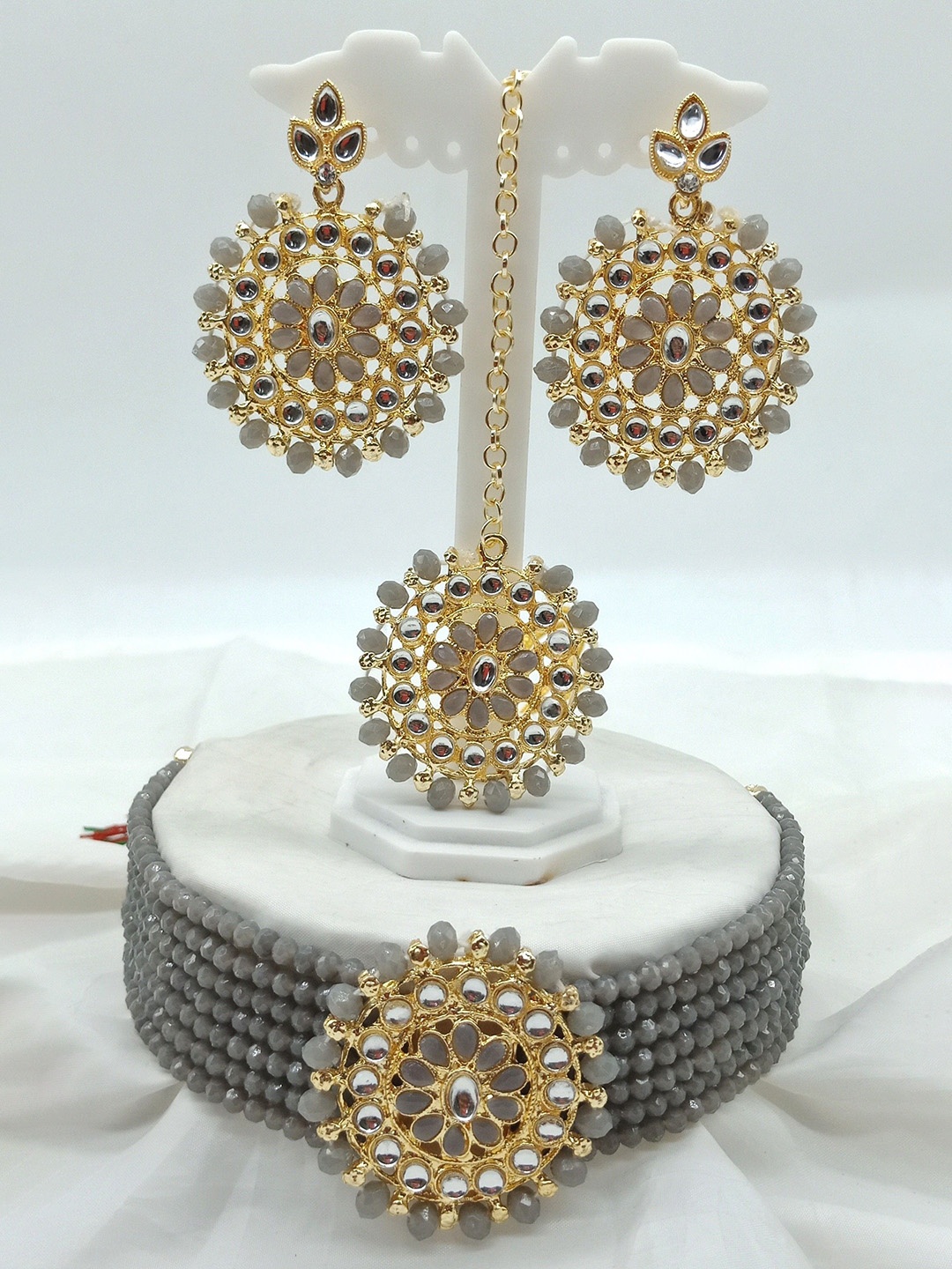 

JMBW INTERNATIONAL Gold Plated Kundan Studded Necklace and Earrings