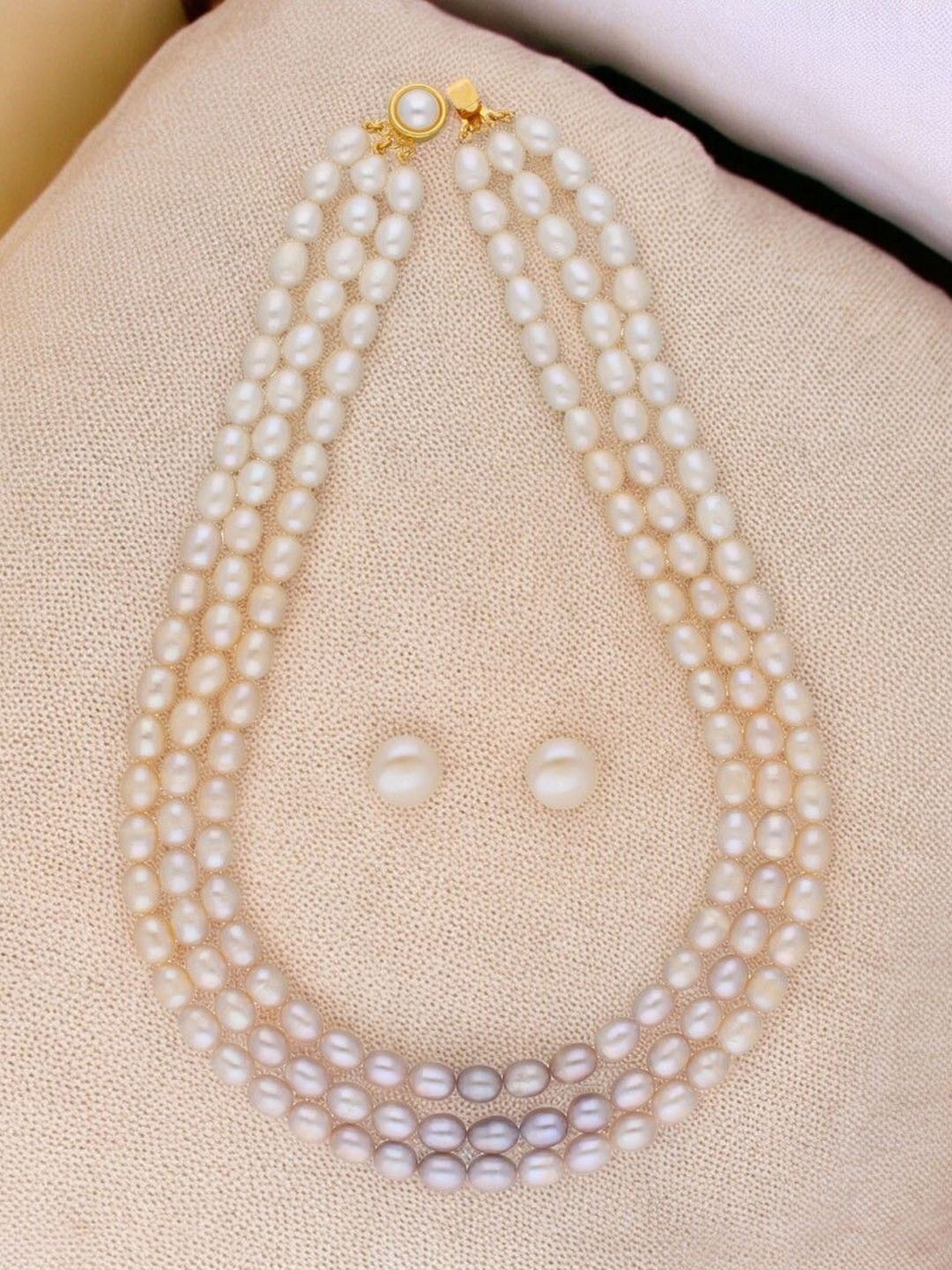 

Sri Jagdamba Pearls Dealer Gold Plated Pearl Studded Jewellery Set