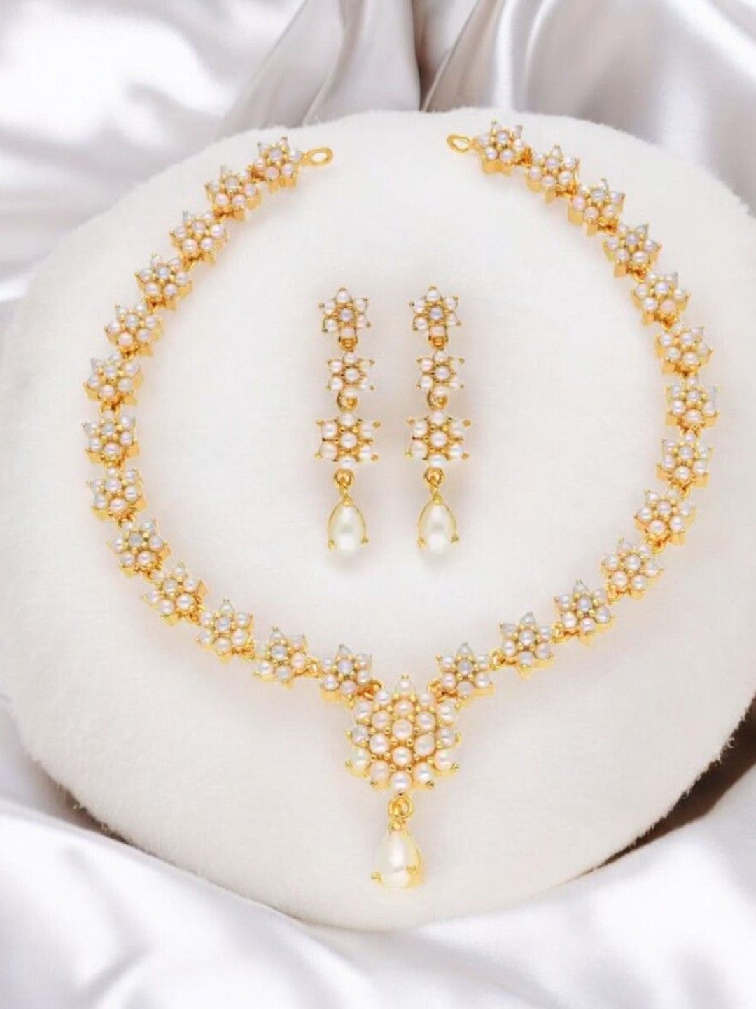 

Sri Jagdamba Pearls Dealer Gold-Plated Pearl-Studded Jewellery Set