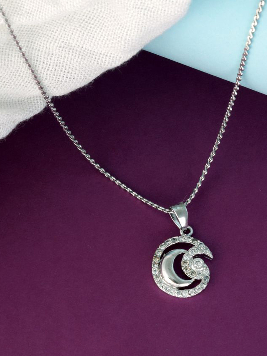 

Tuanz Silver Jewelry Unisex Yuva Crescent 925 Silver Rhodium-Plated CZ-Studded Pendant