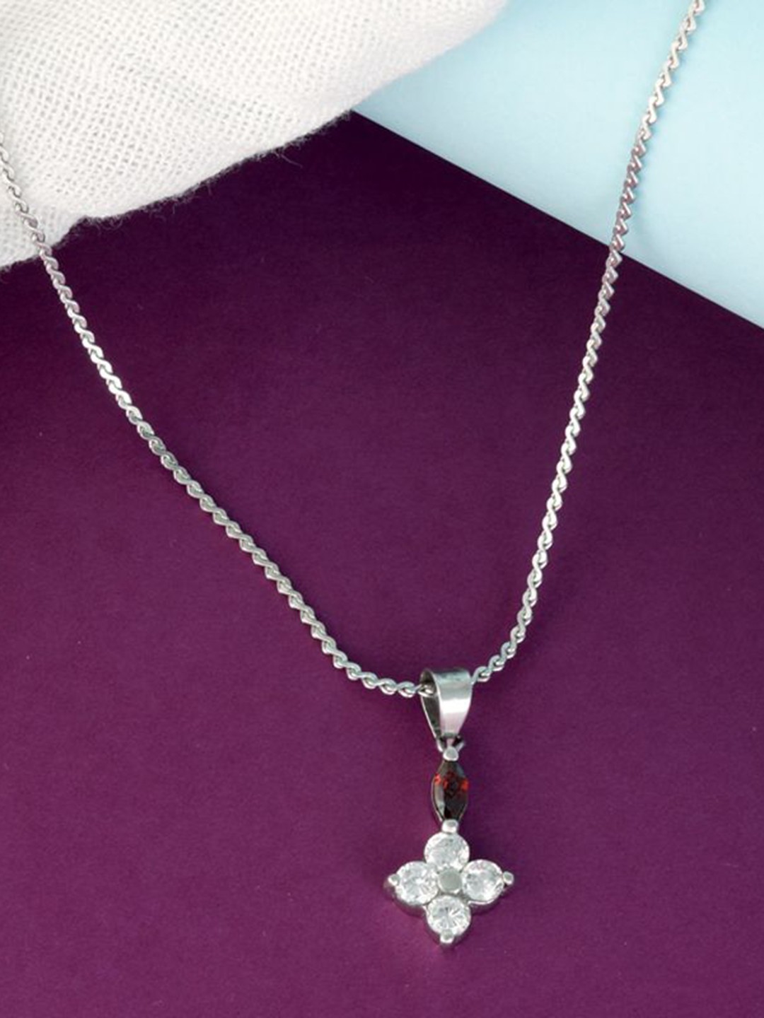 

Tuanz Silver Jewelry Unisex 925 Sterling Silver Rhodium-Plated CZ Studded Floral Pendant
