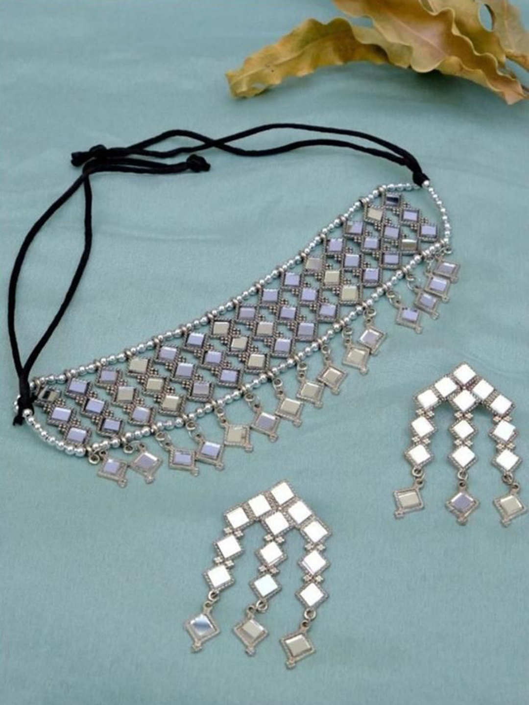 

JMBW INTERNATIONAL Silver-Plated Mirror Studded Jewellery Set