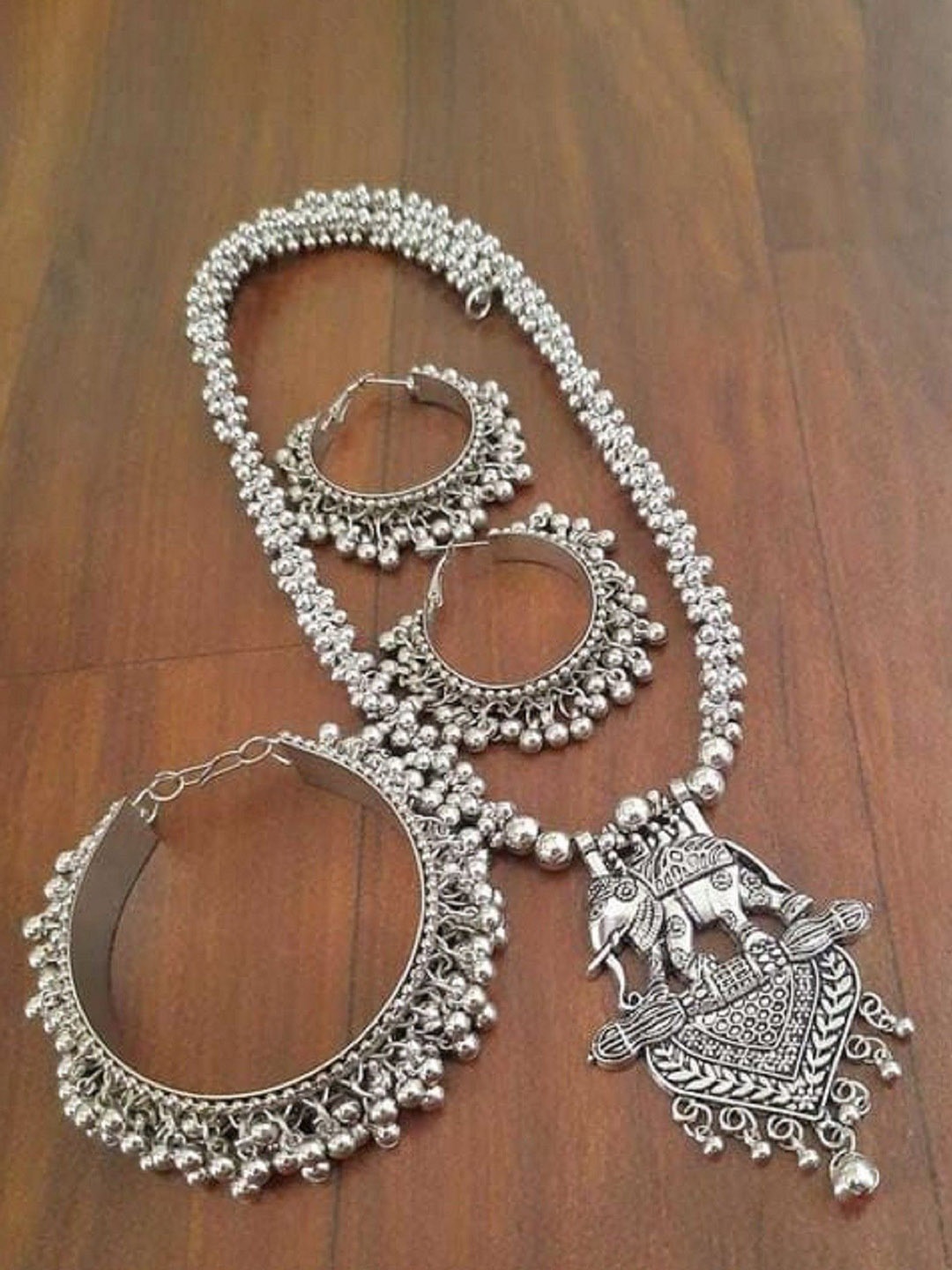 

JMBW INTERNATIONAL Silver-Plated Beaded Necklace With Earrings & Bracelet