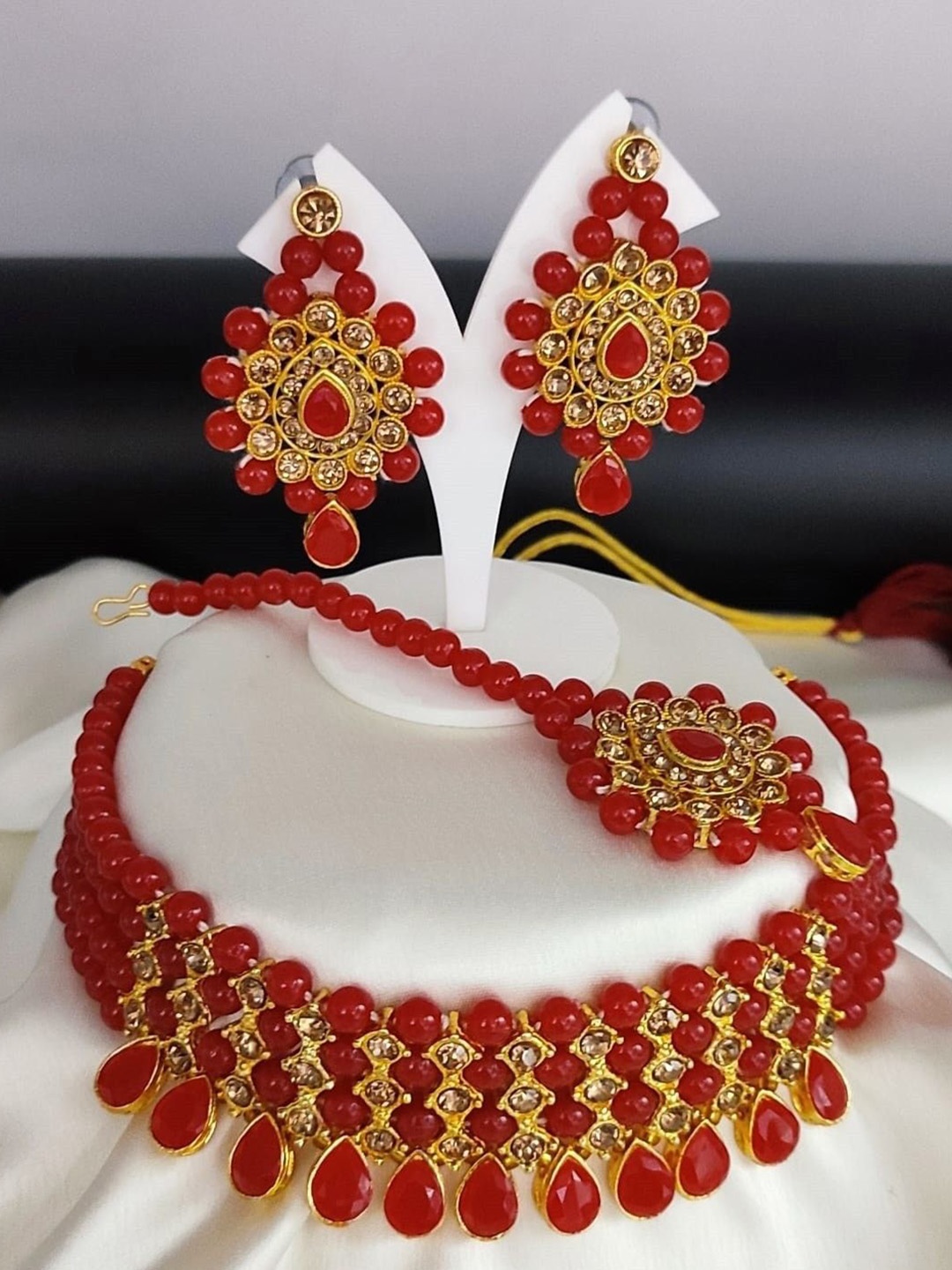 

JMBW INTERNATIONAL Gold-Plated Artificial Stone-Studded & Crystal Jewellery Set, Red