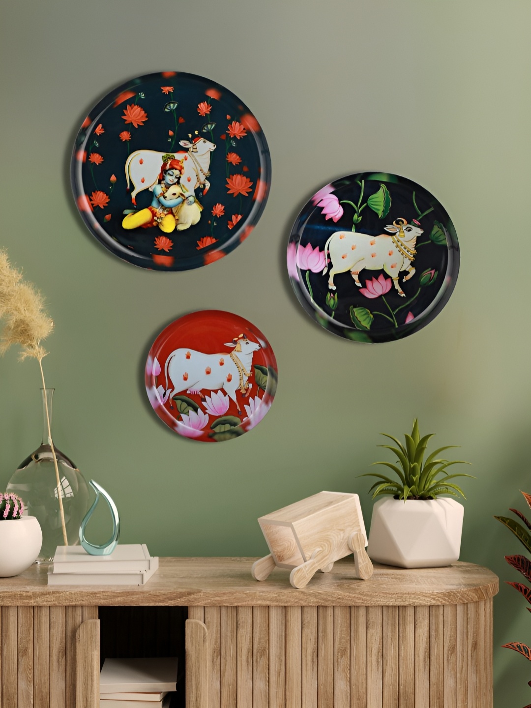 

Homspurts Pichwai Black & Red 3 Pieces Cow Printed Metal Wall Plates