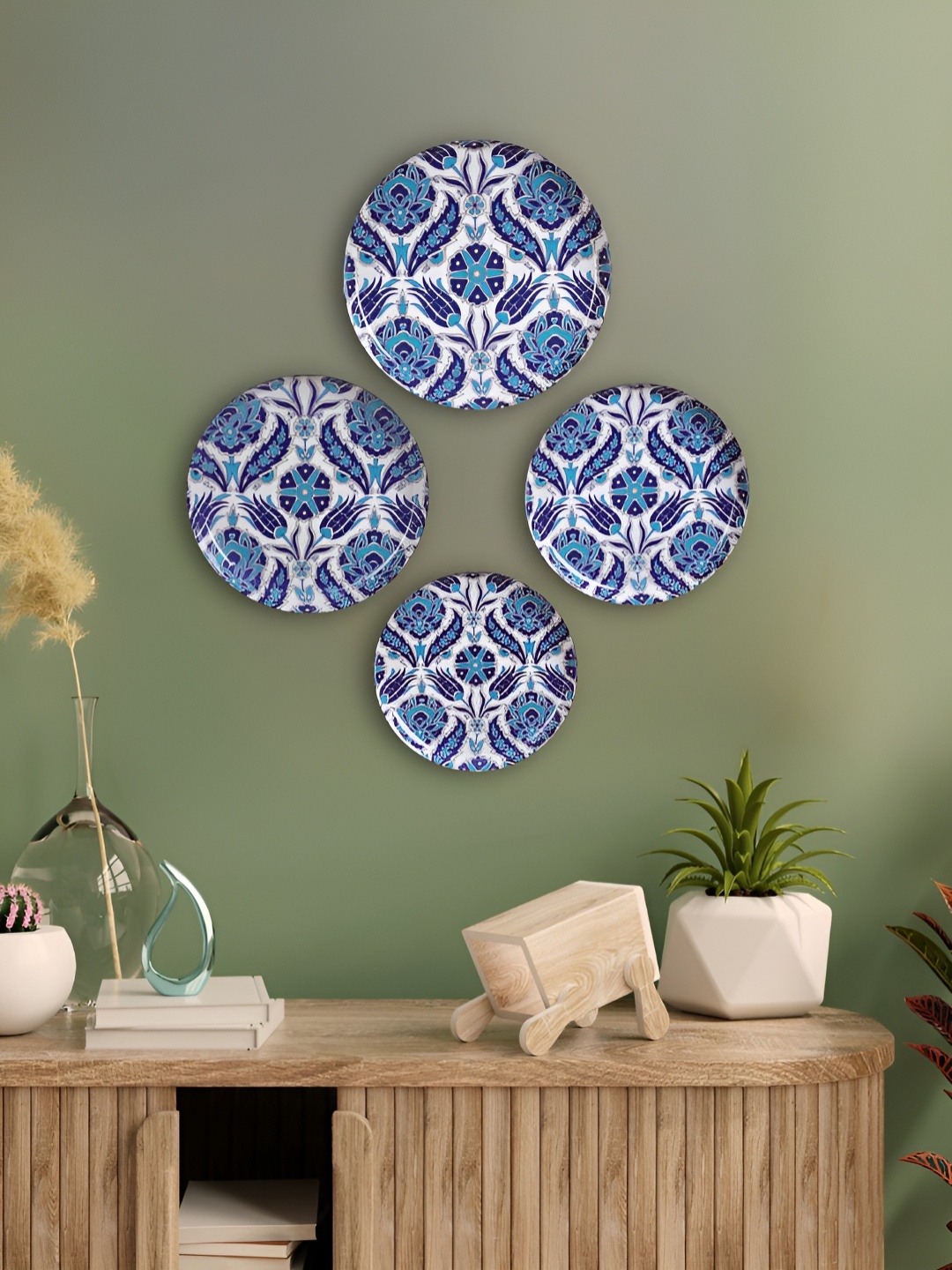 

Homspurts Turkish Indigo Blue & White 4 Pieces Turkish Printed Metal Wall Plates