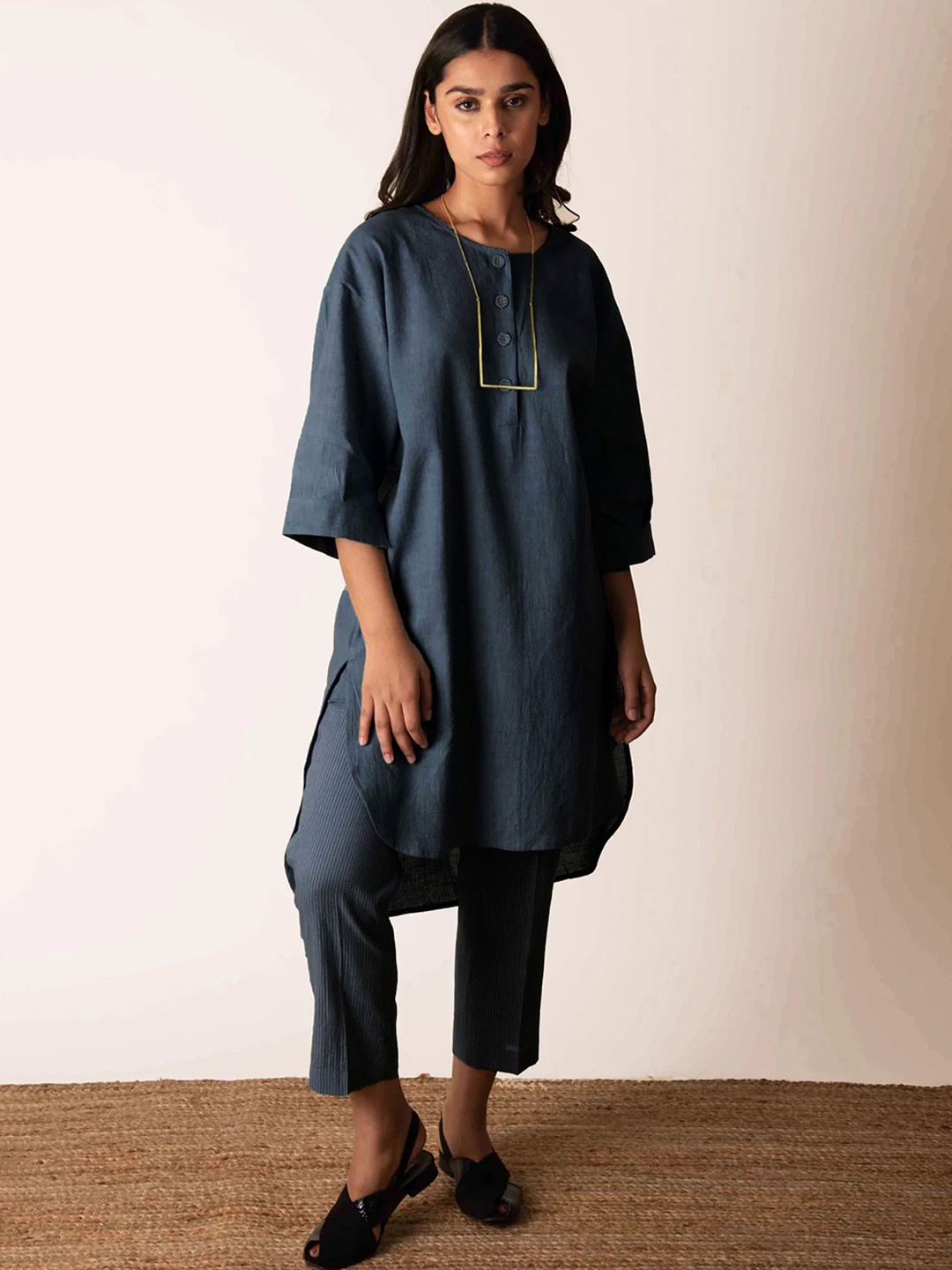 

GoSriKi Round Neck Flared Sleeves High Low Kurta With Trousers, Blue