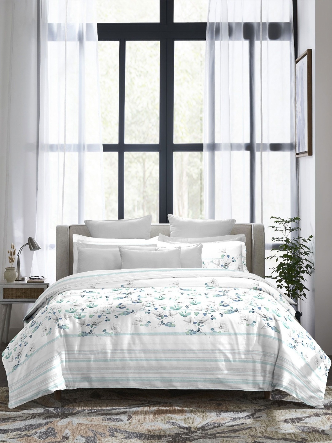 

MYTRIDENT White & Green Floral 300 TC King Bedsheet with 4 Pillow Covers