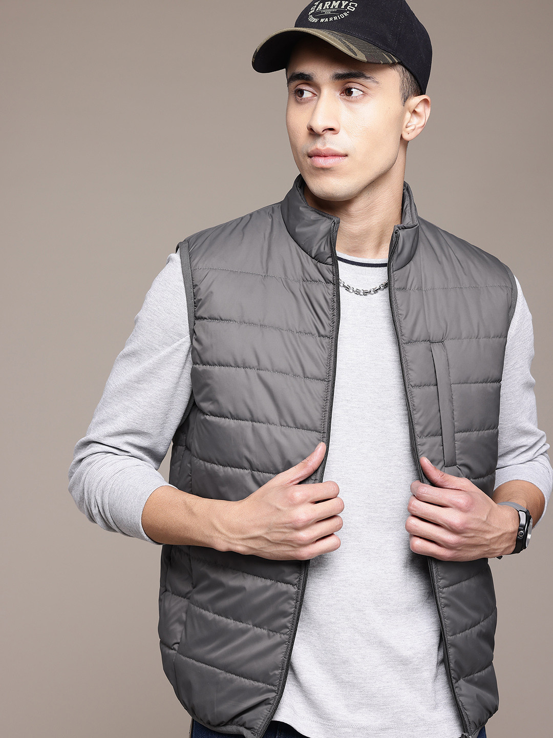 

The Roadster Lifestyle Co. Lightweight Gilet Jacket, Charcoal