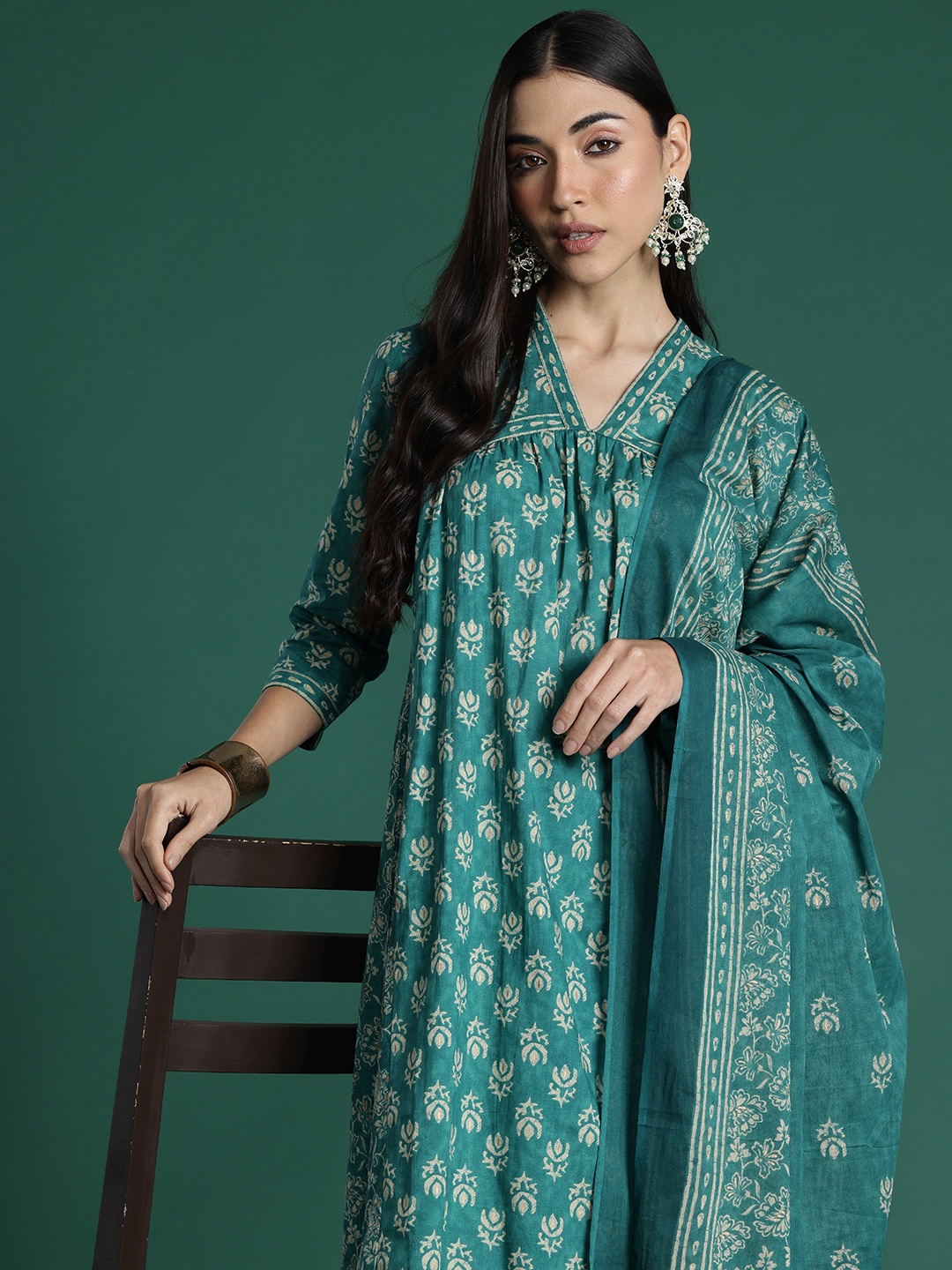 

Indo Era Women Floral Printed Empire Pure Cotton Kurta with Trousers & With Dupatta, Teal