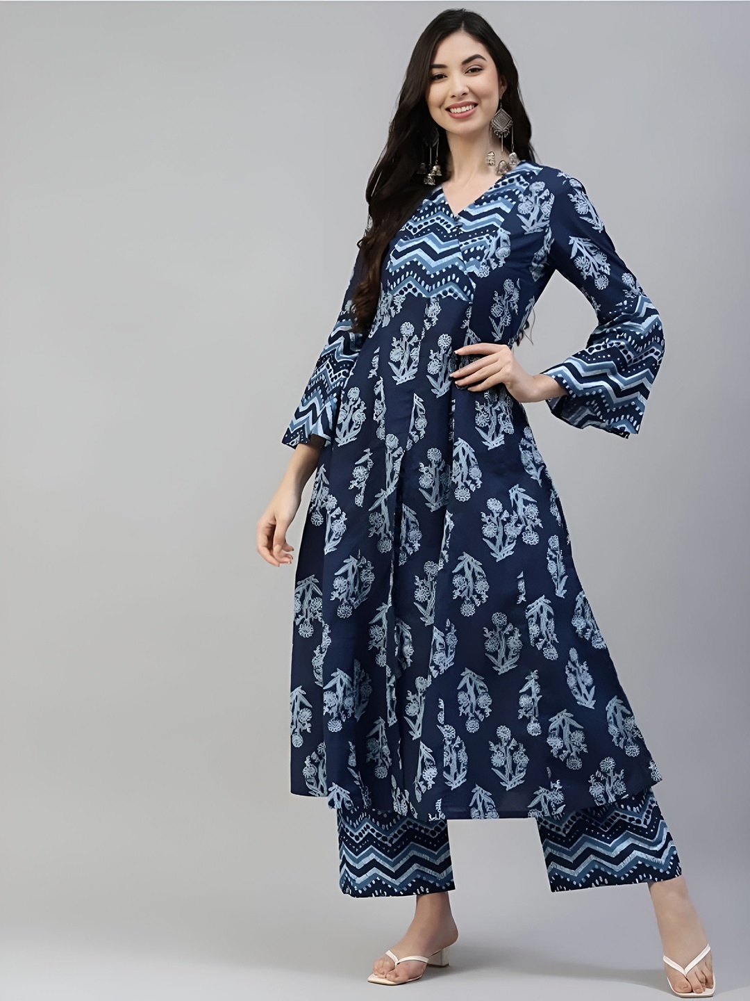 

Lali Creation Floral Printed Bell Sleeves Panelled A-Line Kurta with Palazzos, Blue