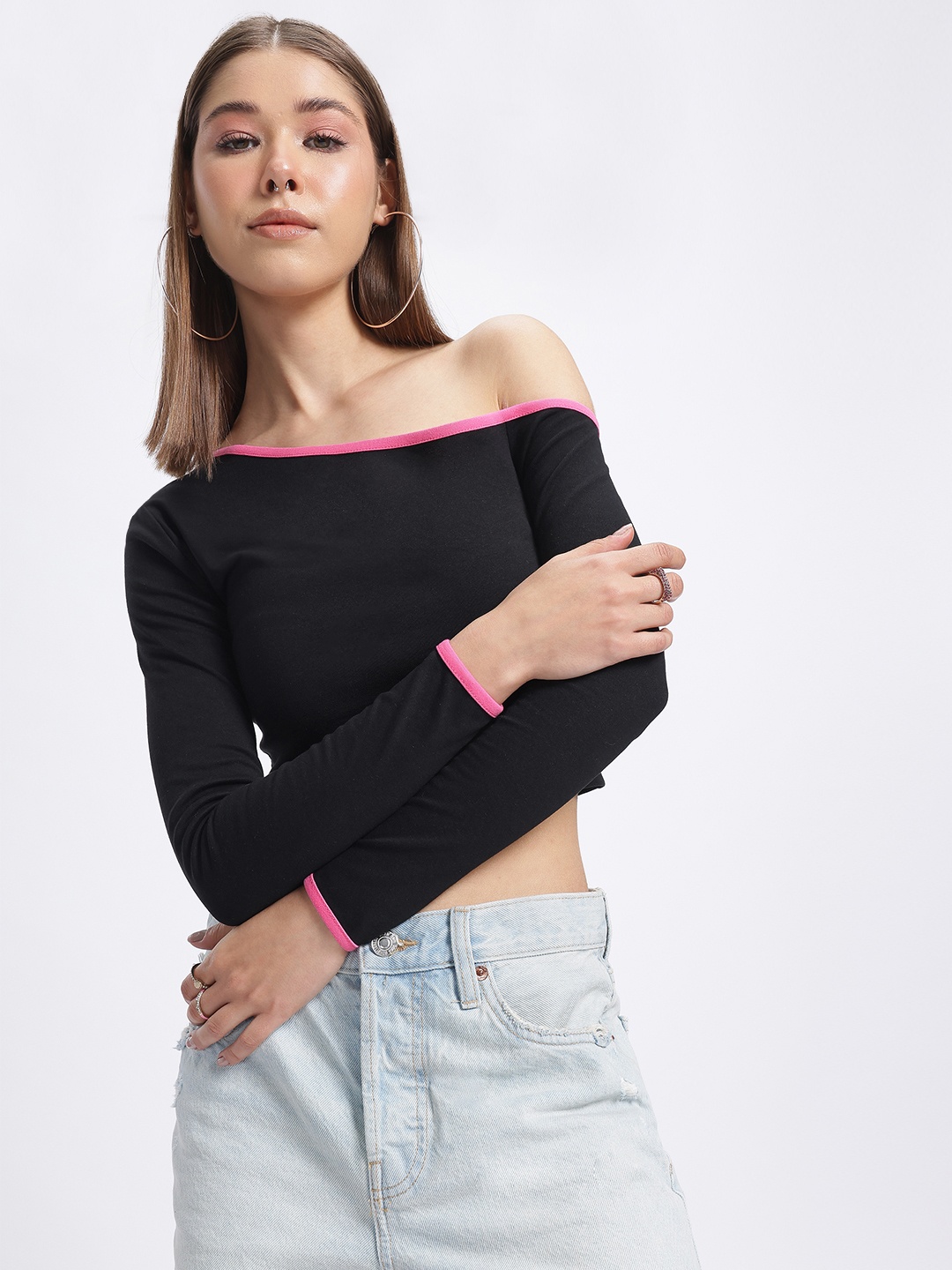 

glitchez Tilted Aura Slim Fit Crop Top, Black