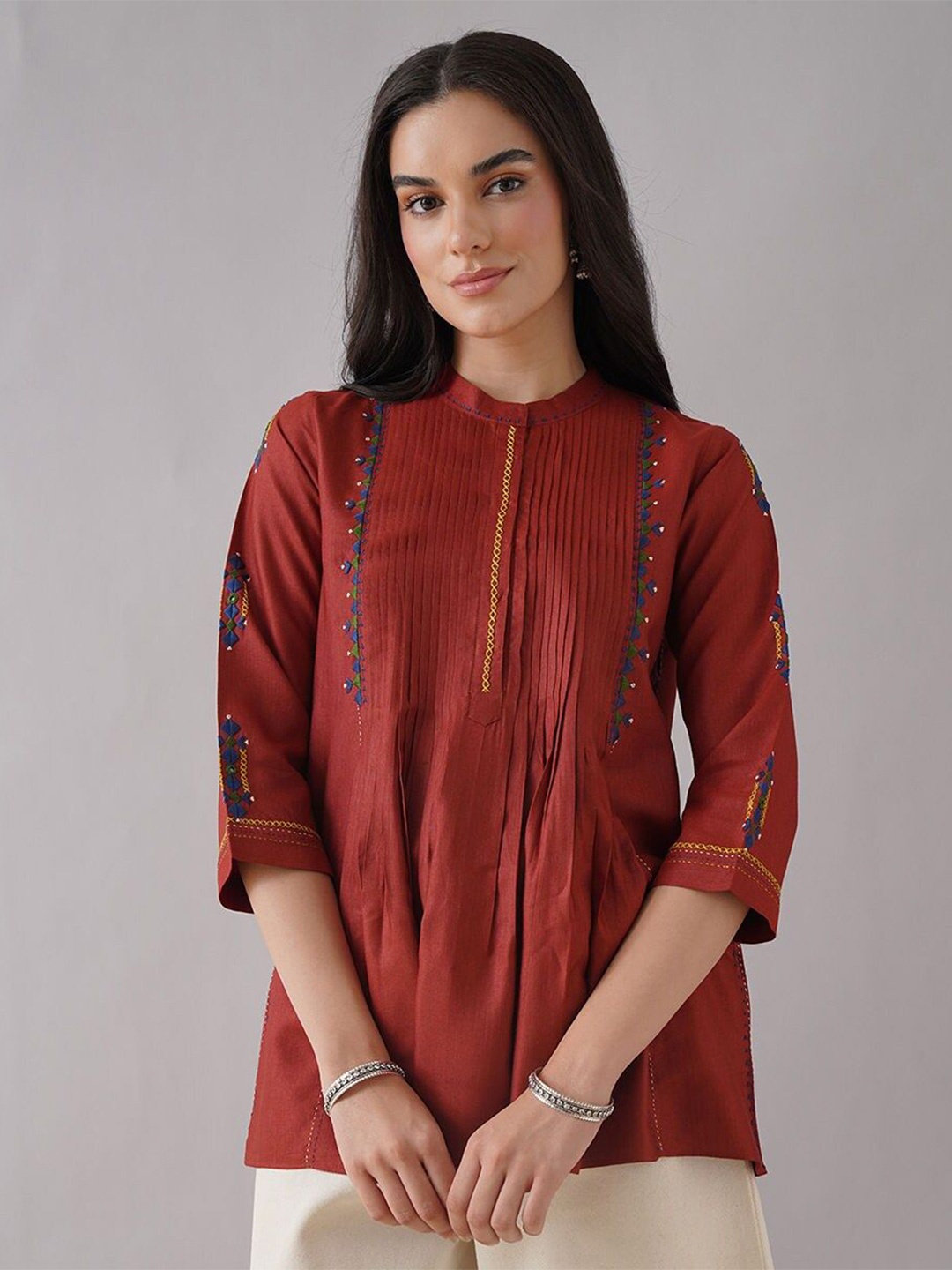 

JAYPORE Women Embroidered Mandarin Collar Top, Red
