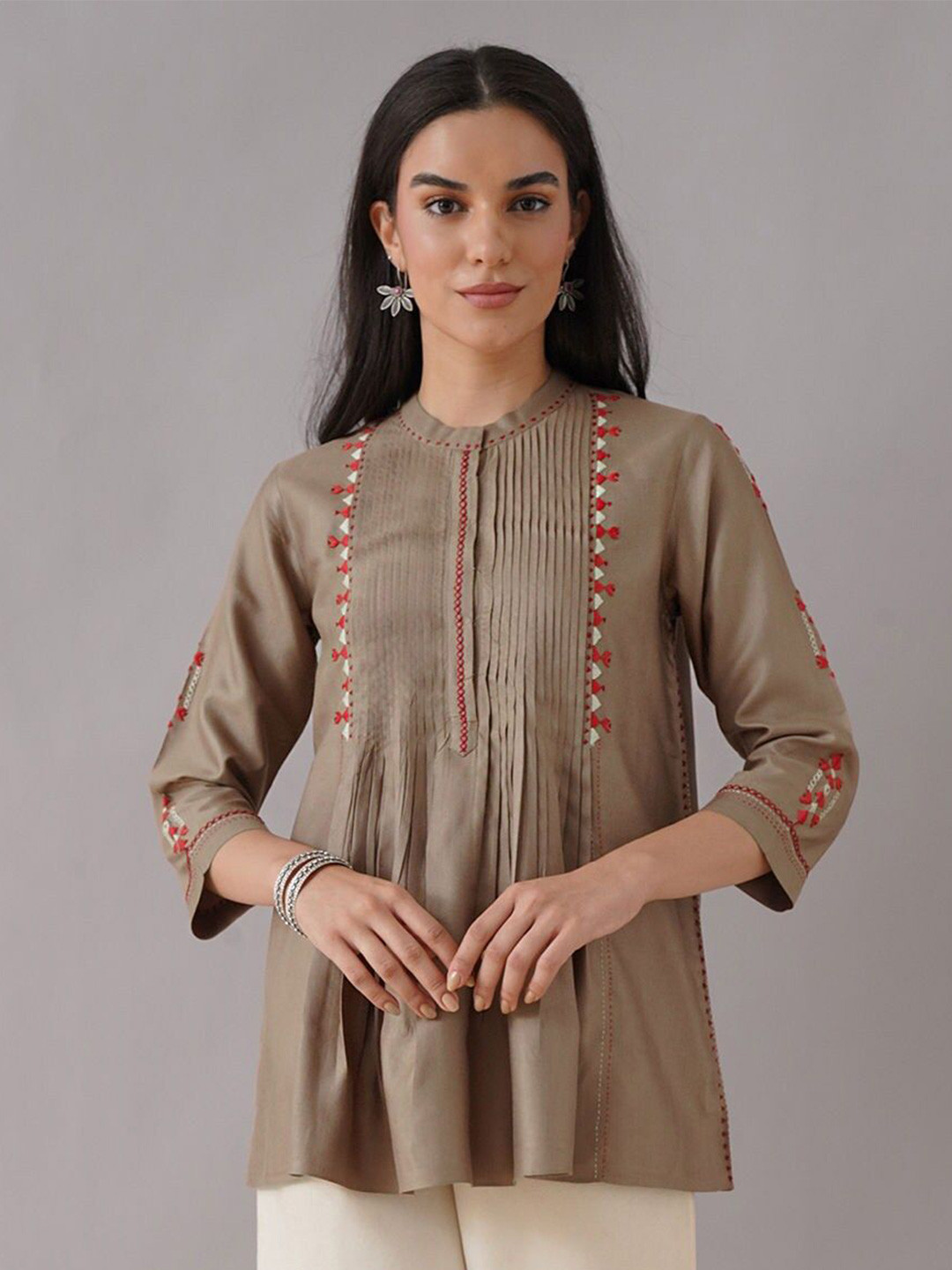 

JAYPORE Women Floral Embroidered Mandarin Collar Top, Beige