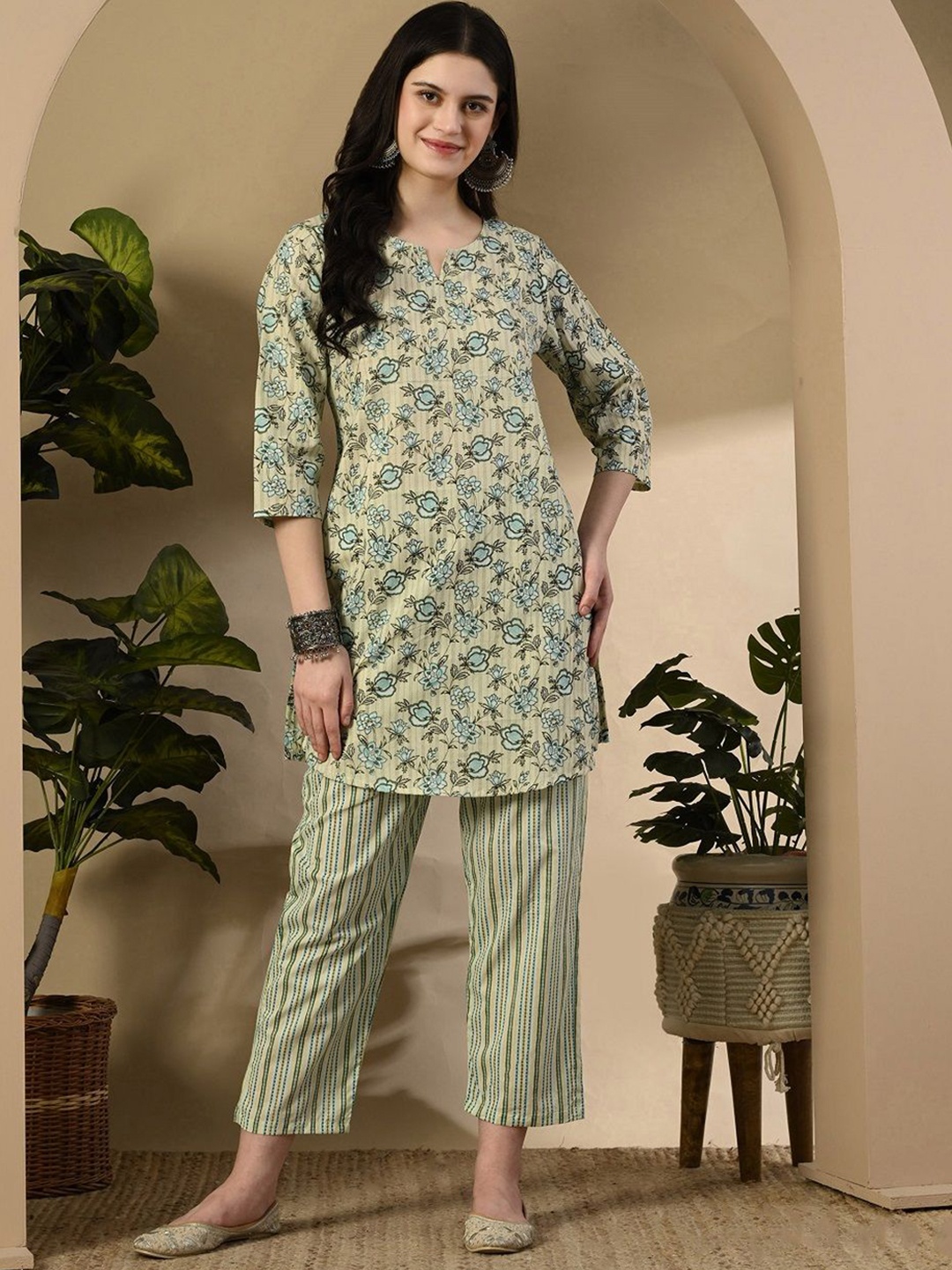 

Fbella Notch Neck Floral Printed Pure Cotton Tunic With Trouser, Beige
