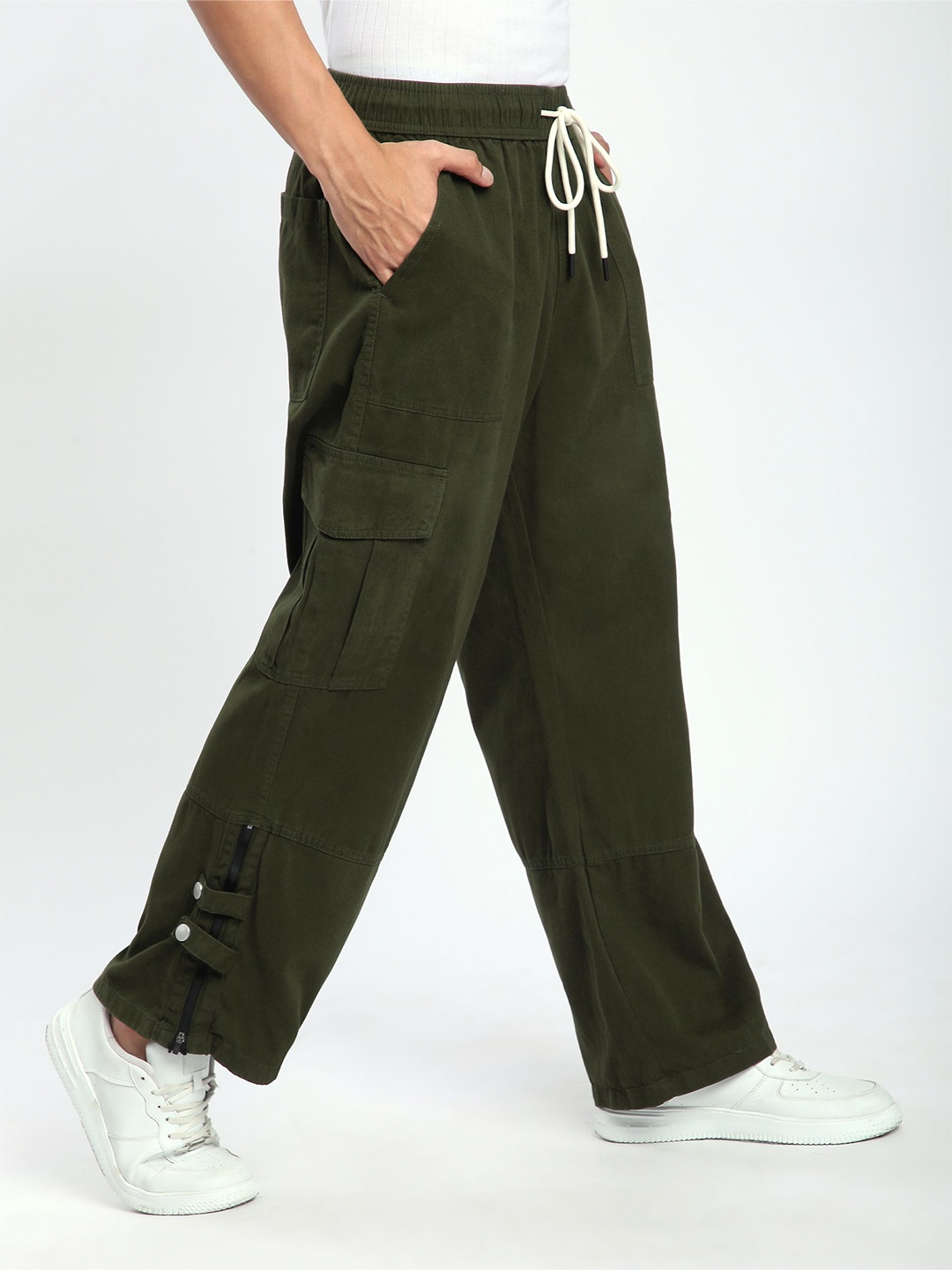 

Beyoung Men Crocodile Zippered Cargo Pants, Green