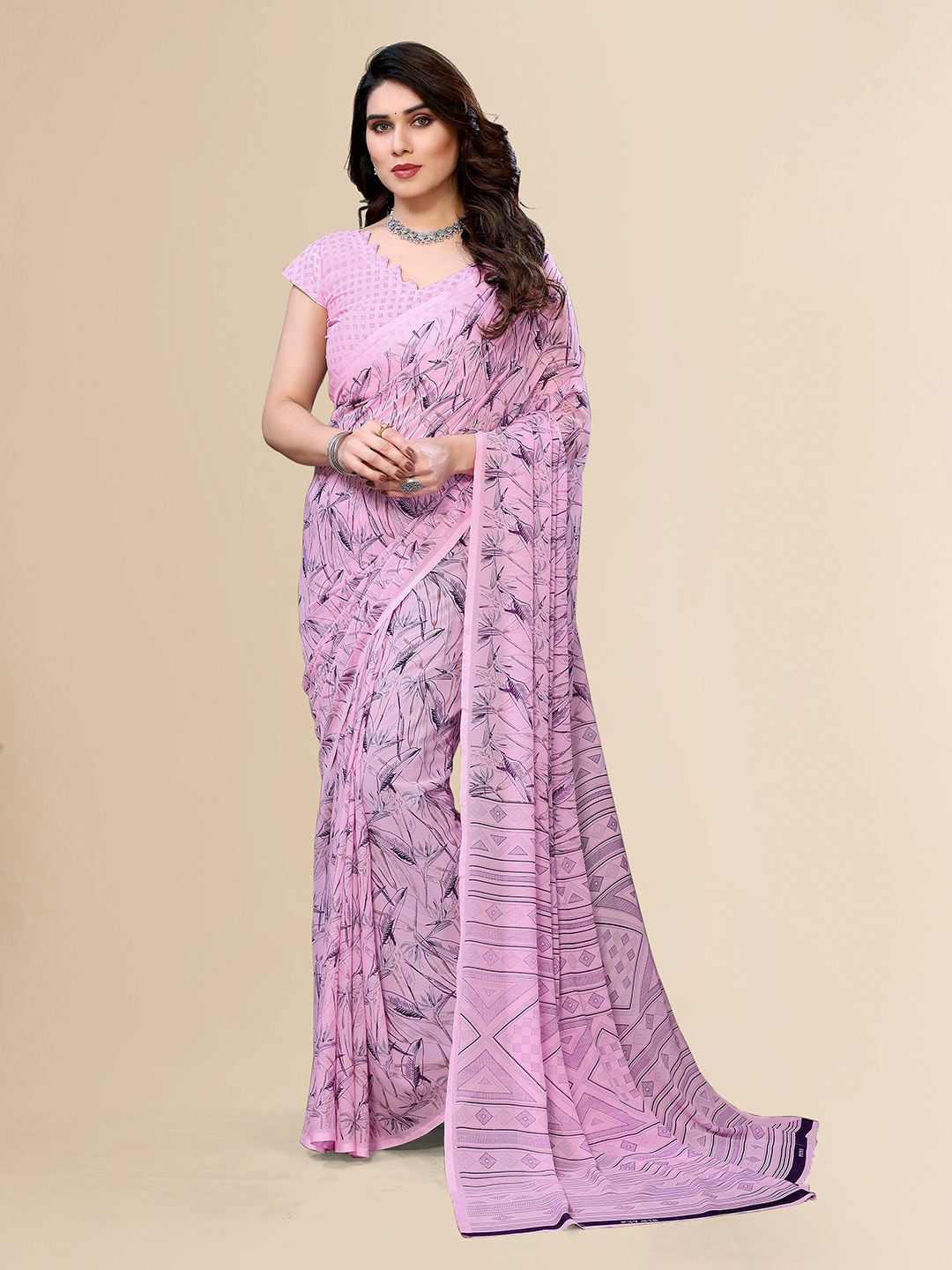 

Moda Rapido Geometric Printed Saree With Unstitched Blouse Piece, Pink