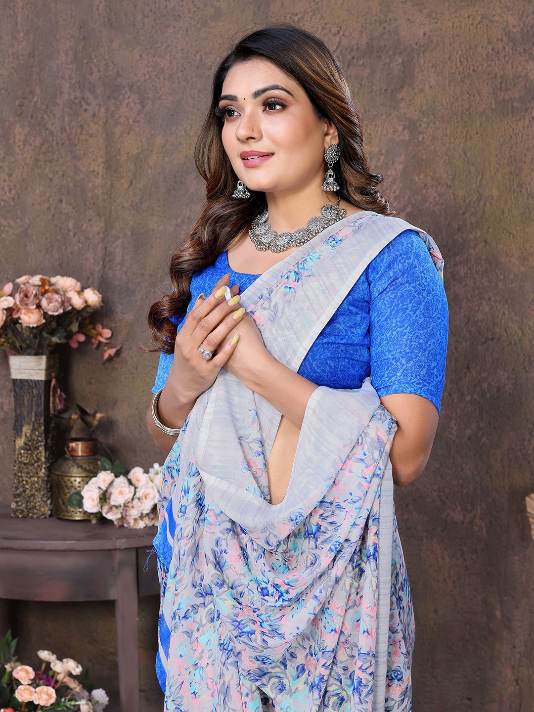 

Moda Rapido Floral Printed Saree with Unstitched Blouse Piece, Blue