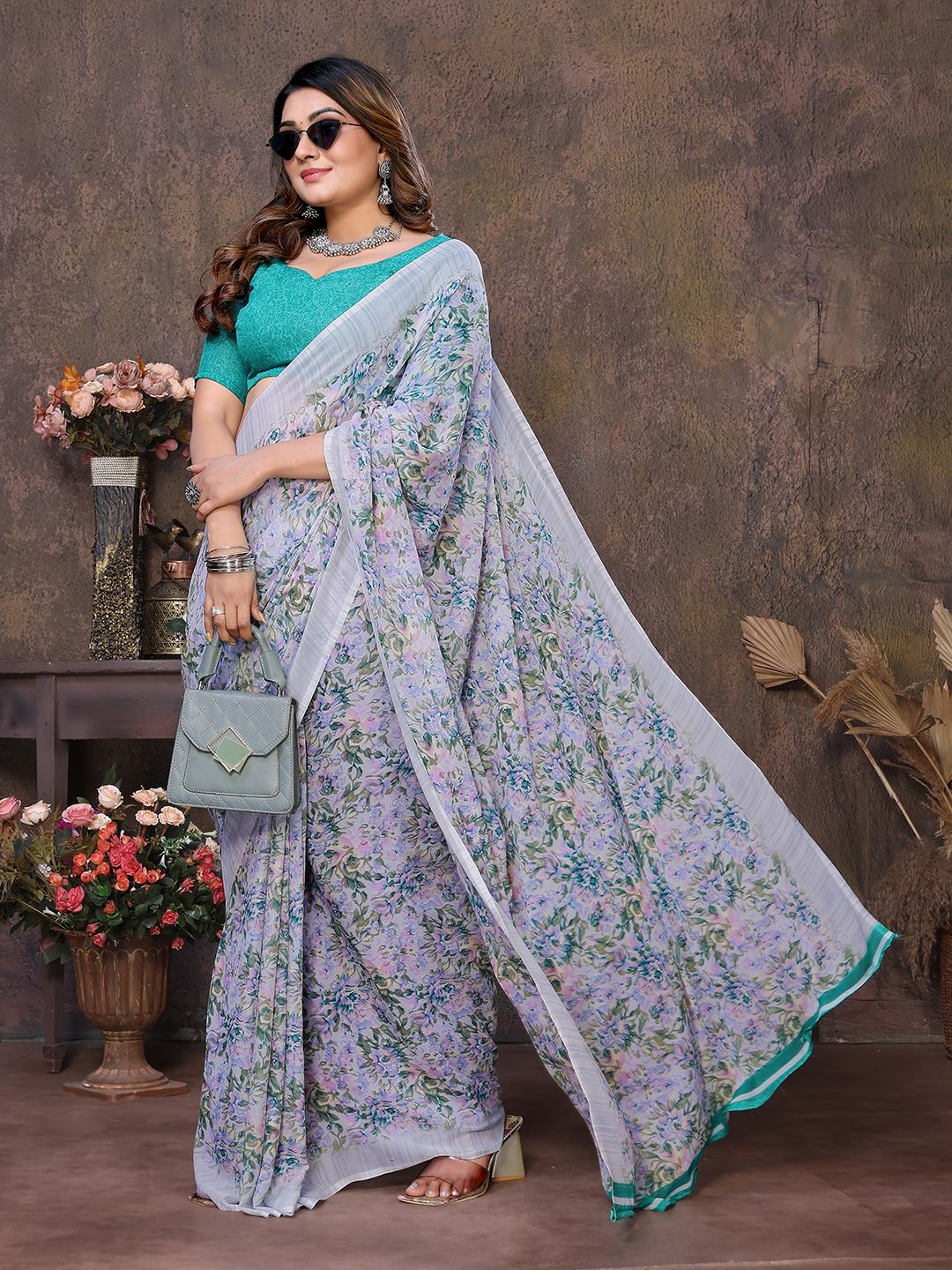 

Moda Rapido Floral Printed Saree With Blouse Piece, Green