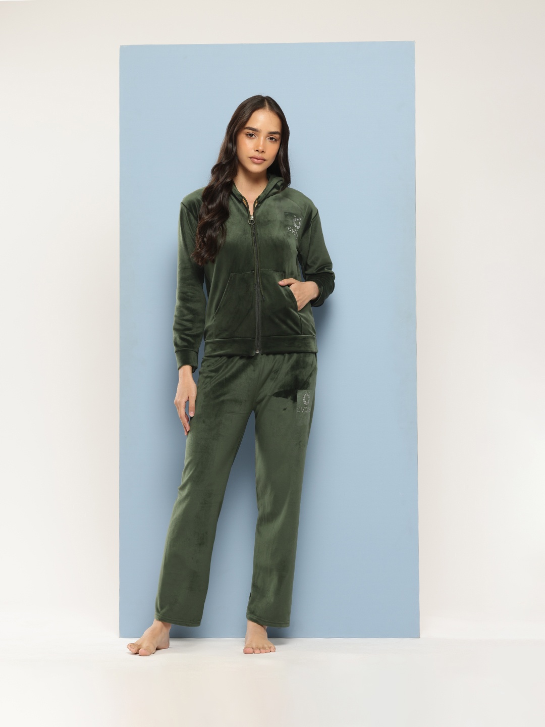 

Aarika Hooded Velvet Night Suit with Embellished Detail, Green