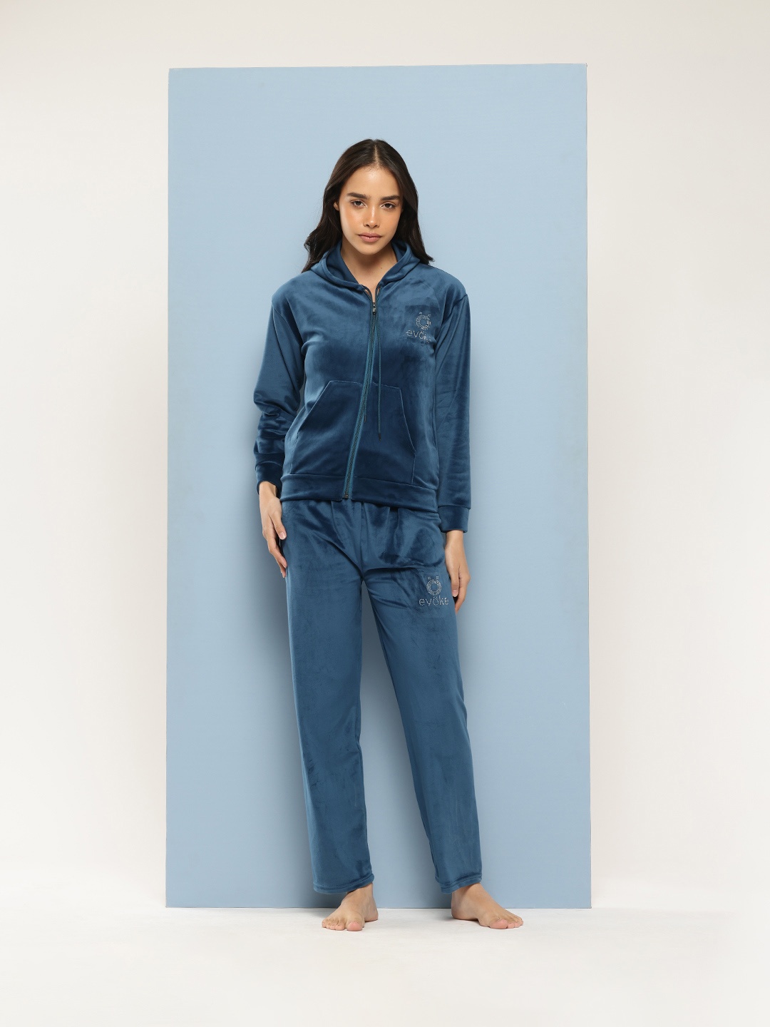 

Aarika Hooded Velvet Night Suit with Embellished Detail, Teal