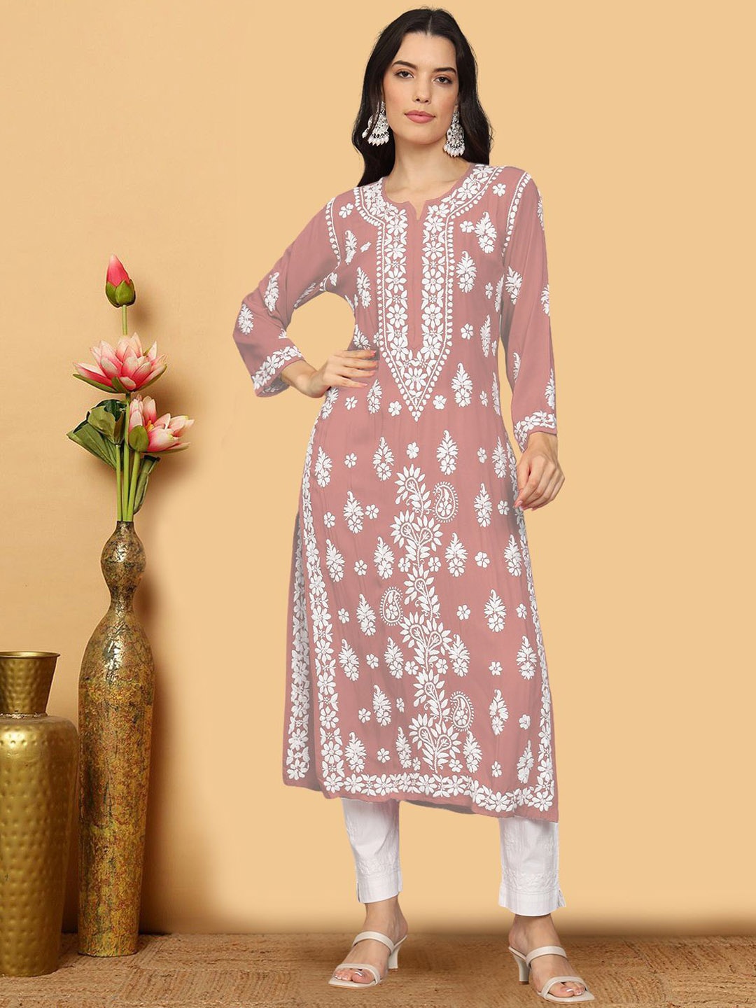 

PARAMOUNT CHIKAN Notch Neck Ethnic Motifs Embroidered Chikankari Modal Straight Kurta, Pink