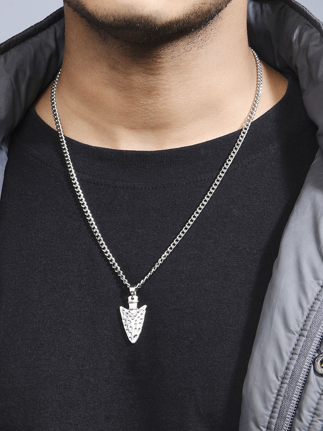 

The Bro Code Arrow-Shaped Pendant With Chain, Silver