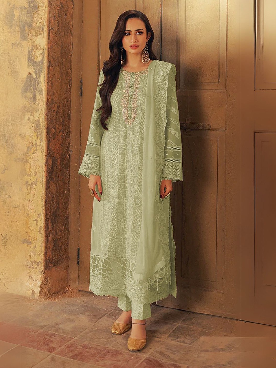 

ODETTE Floral Embroidered Georgette Semi-Stitched Dress Material, Green