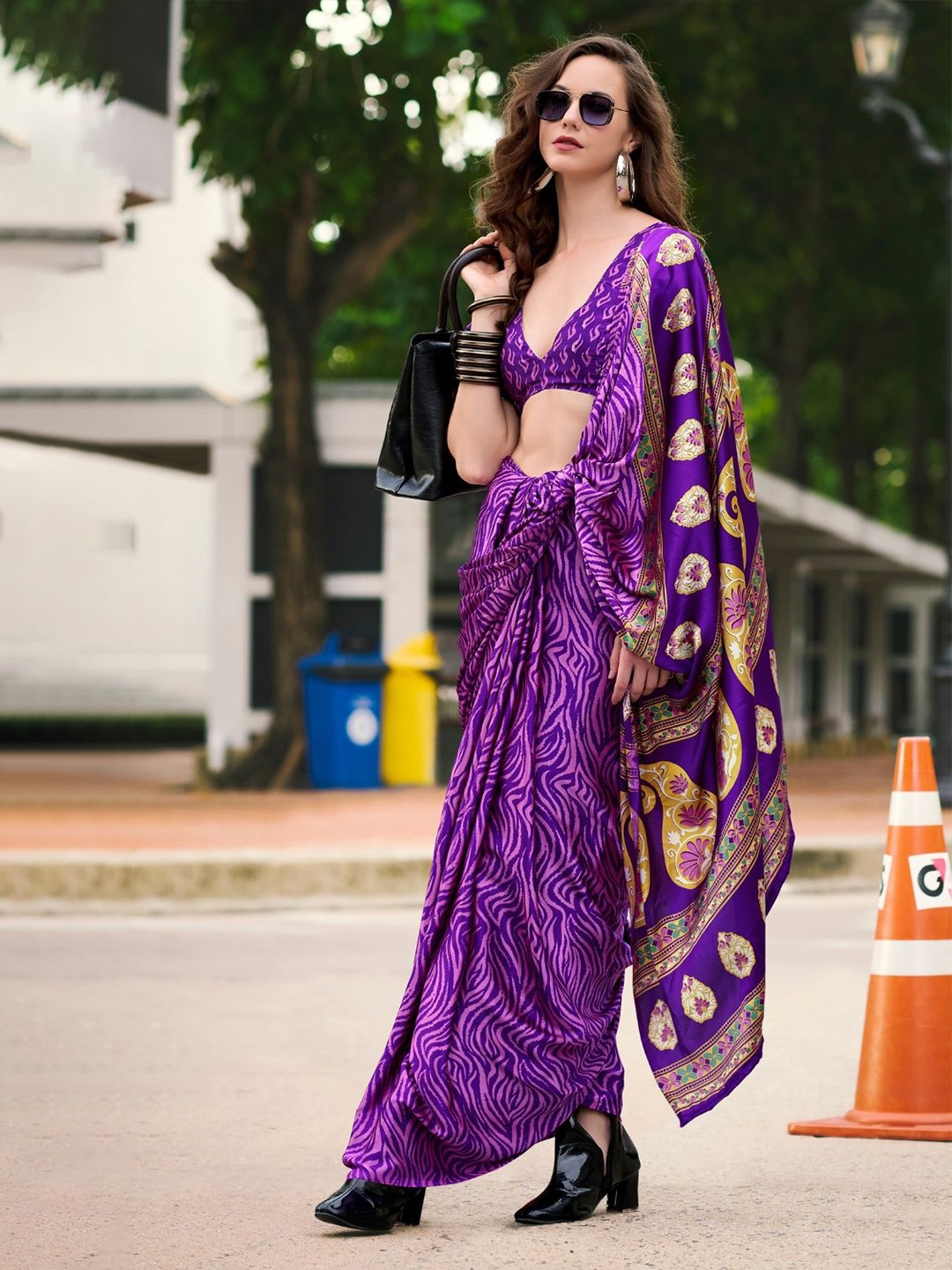 

DEVATITHI Printed Japan Satin Saree, Purple