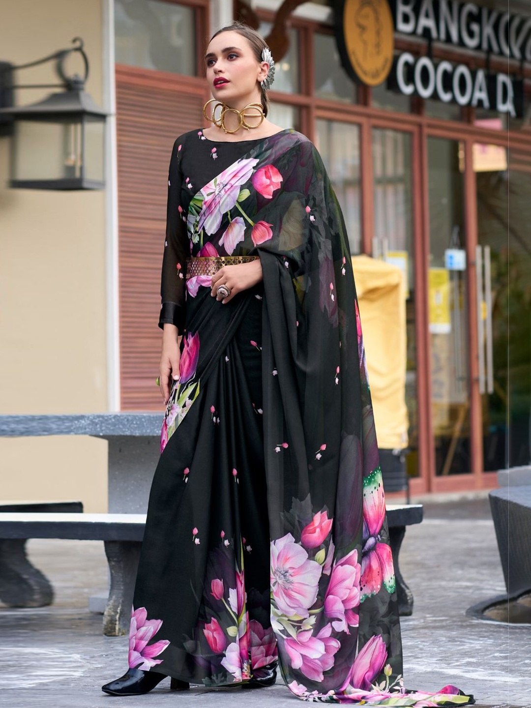 

DEVATITHI Black Pure Georgette Saree With Exclusive Print Saree