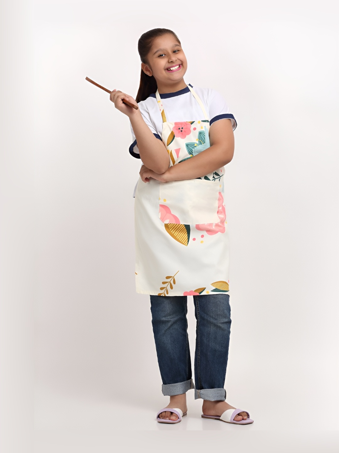 

Arrabi Kids Cream Colored & Pink Printed Apron With 2 Patch Pockets