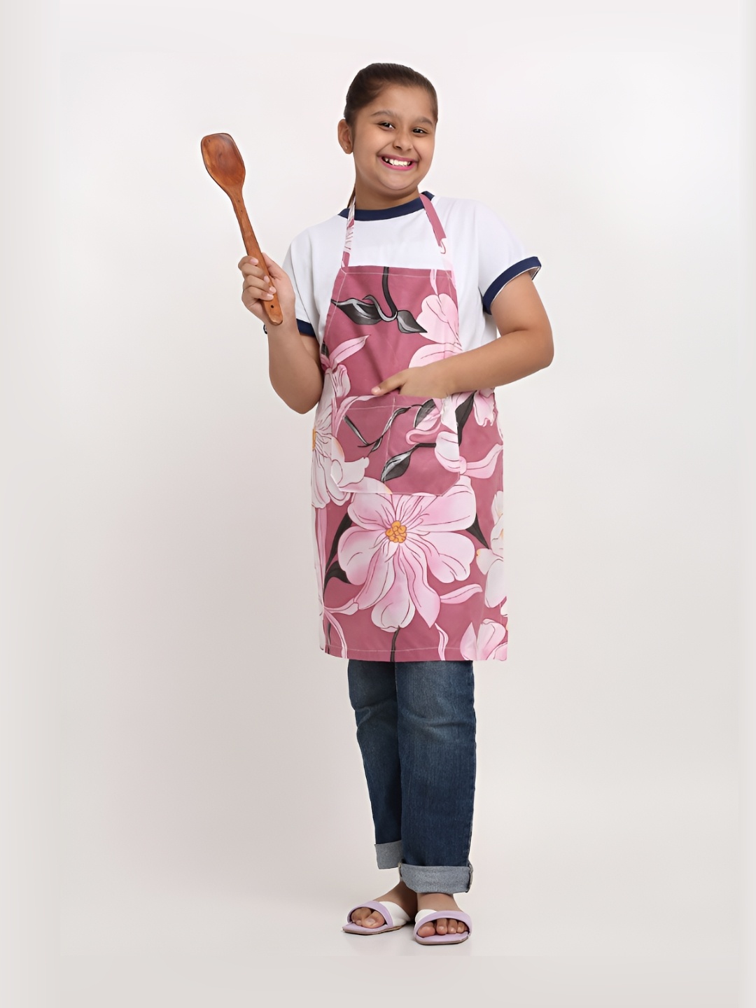 

Arrabi Kids Pink & Black Floral Printed Aprons With 2 Patch Pockets