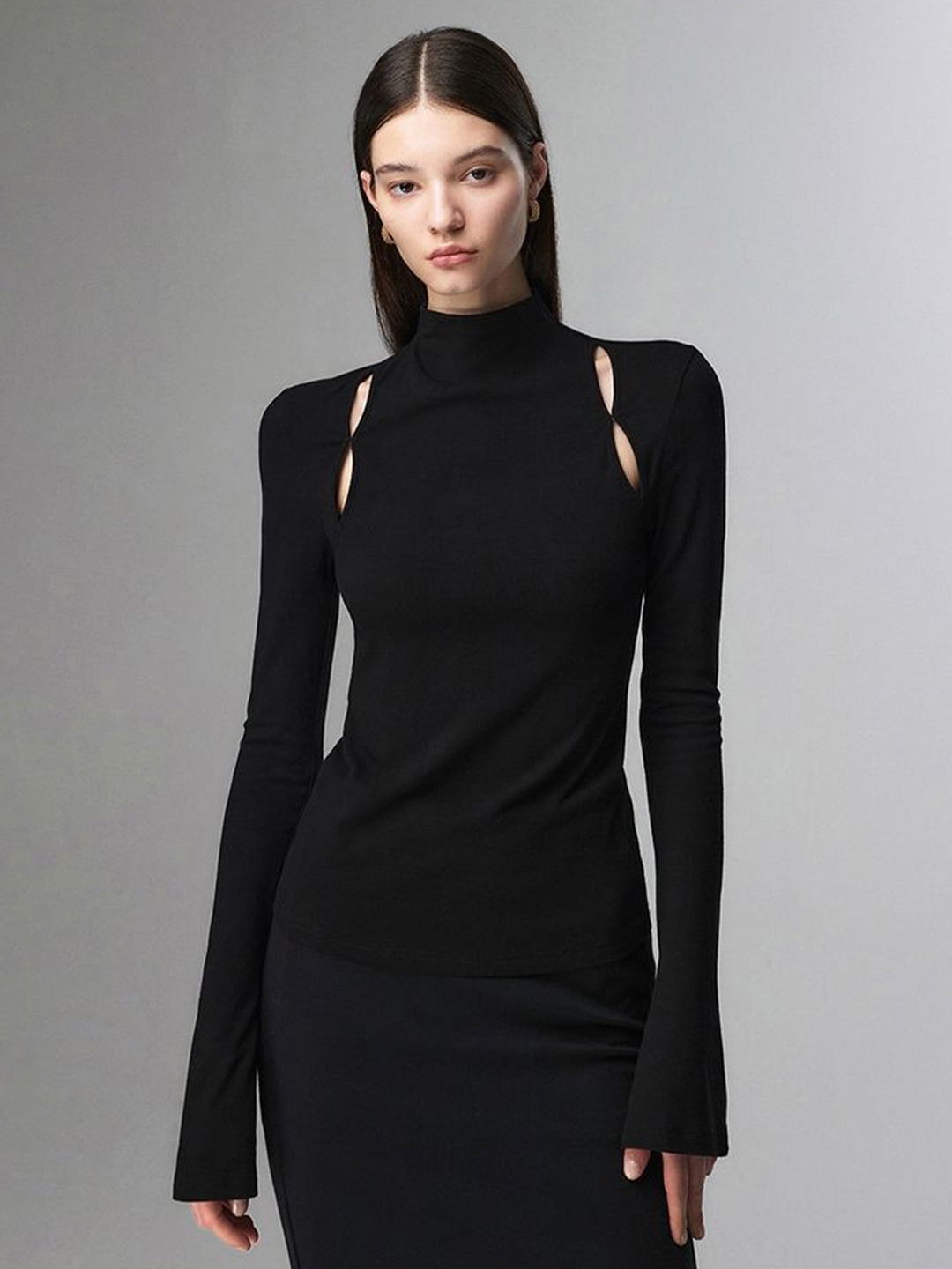 

LULU & SKY Cut-out Detail Regular Top, Black