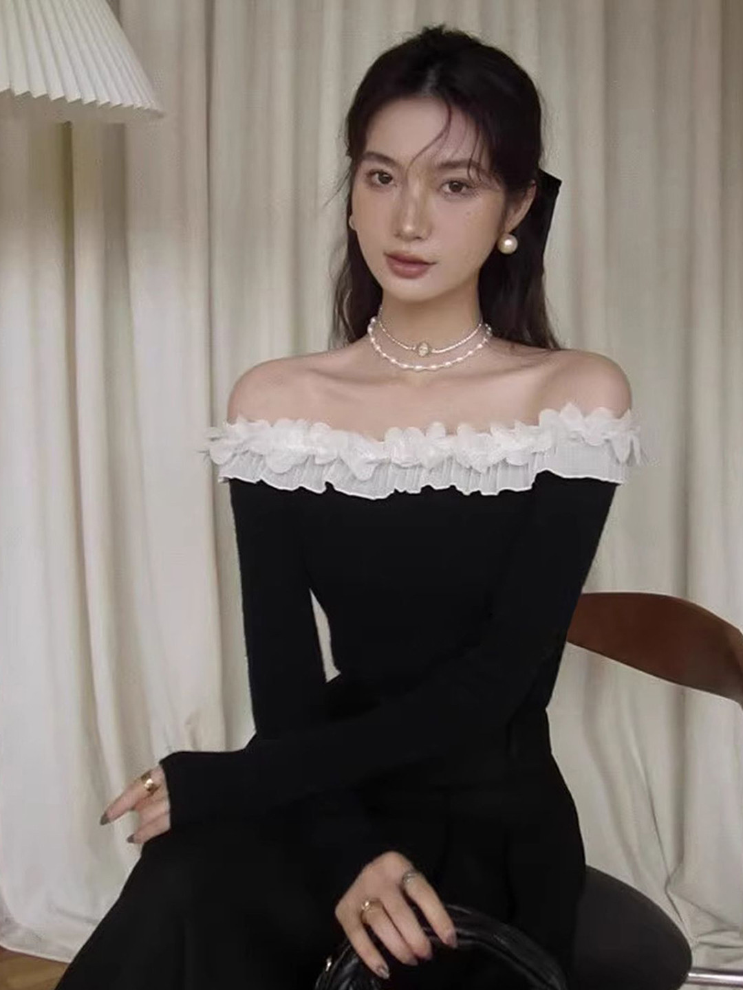 

LULU & SKY Off-Shoulder Bardot Top, Black
